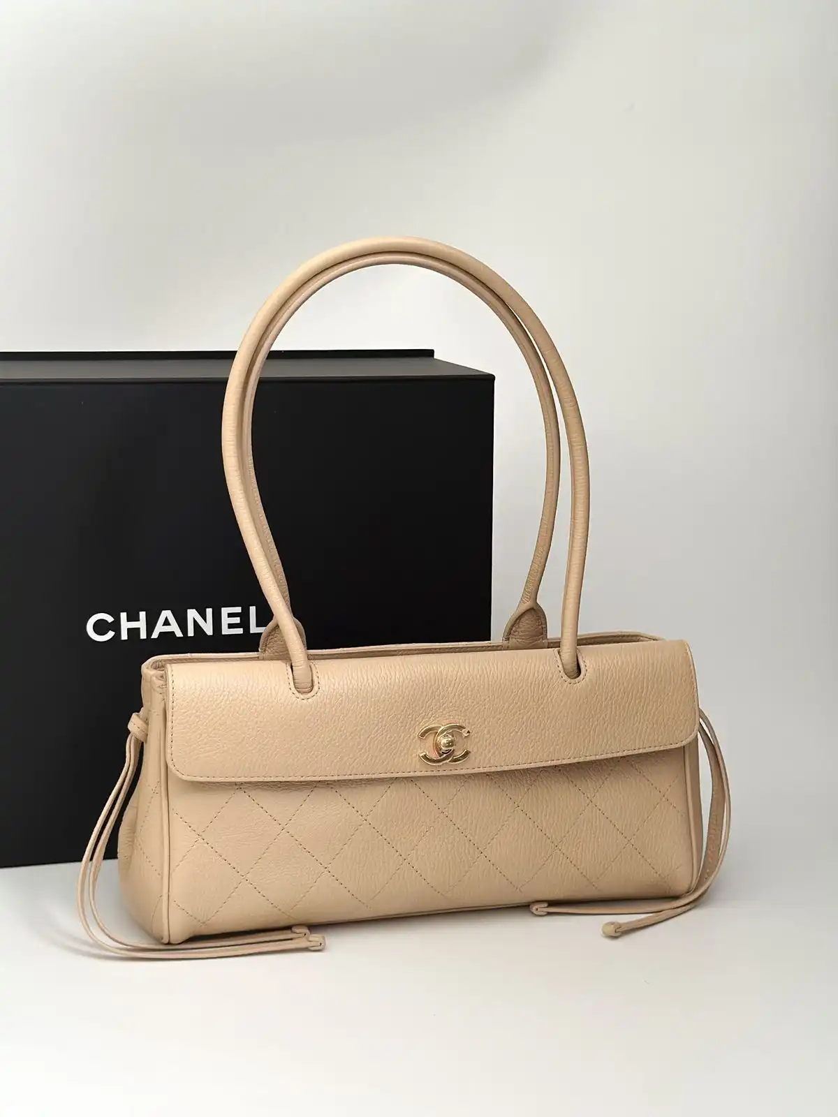 Chanel Baguette East West Tote Small Bag Beige - photo 4