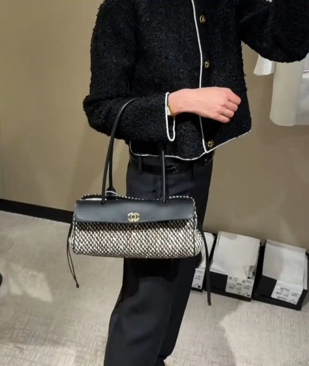 Chanel Baguette East West Tote Small Tweed Black White - photo 12