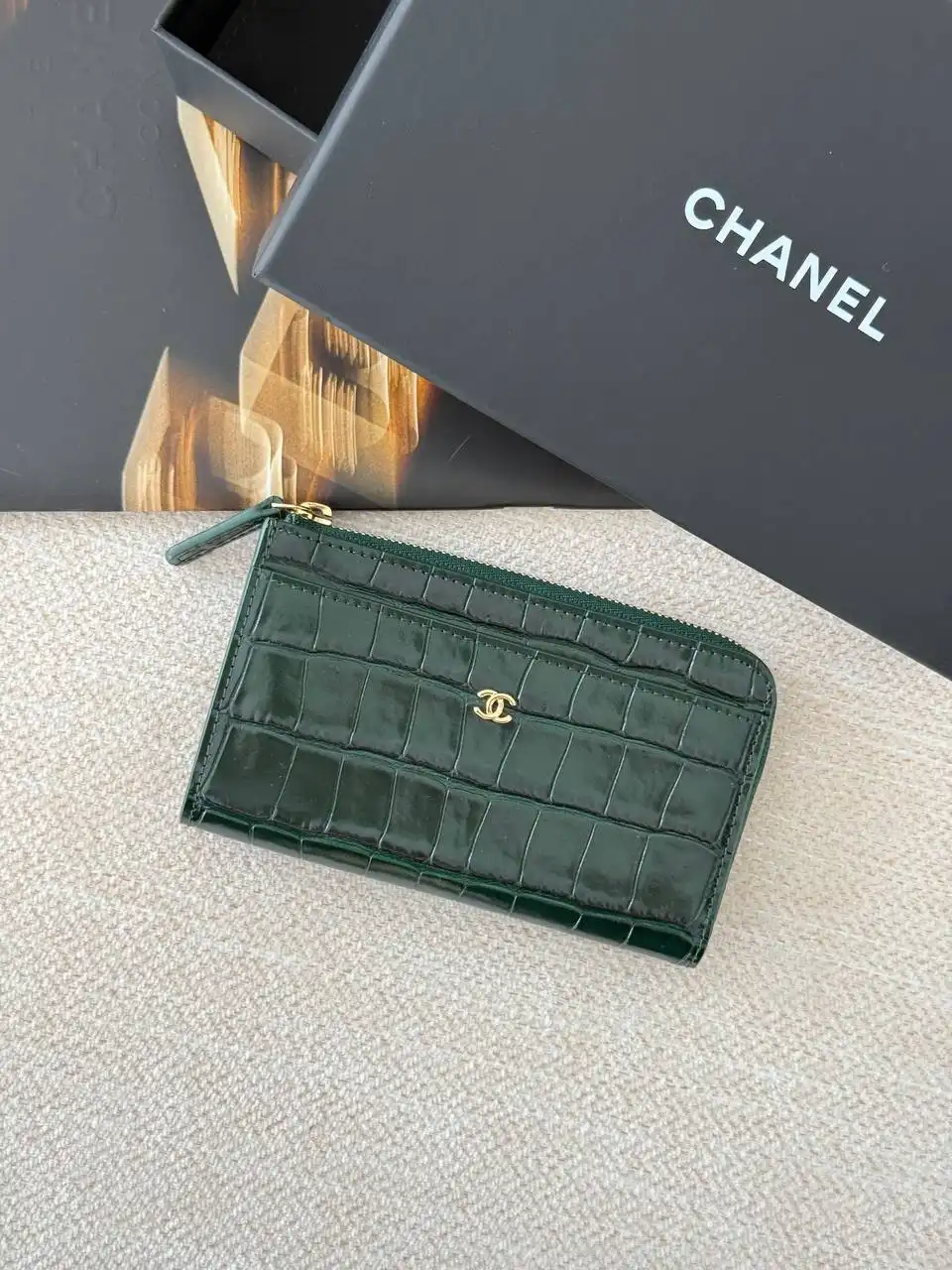CHANEL Chanel Card Wallet With Zip Croco Green Emerald GHW
