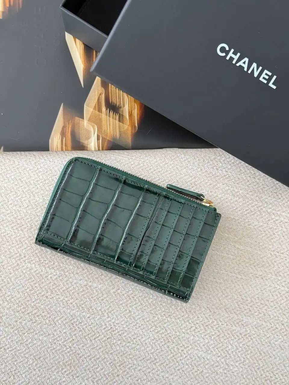 CHANEL Chanel Card Wallet With Zip Croco Green Emerald GHW