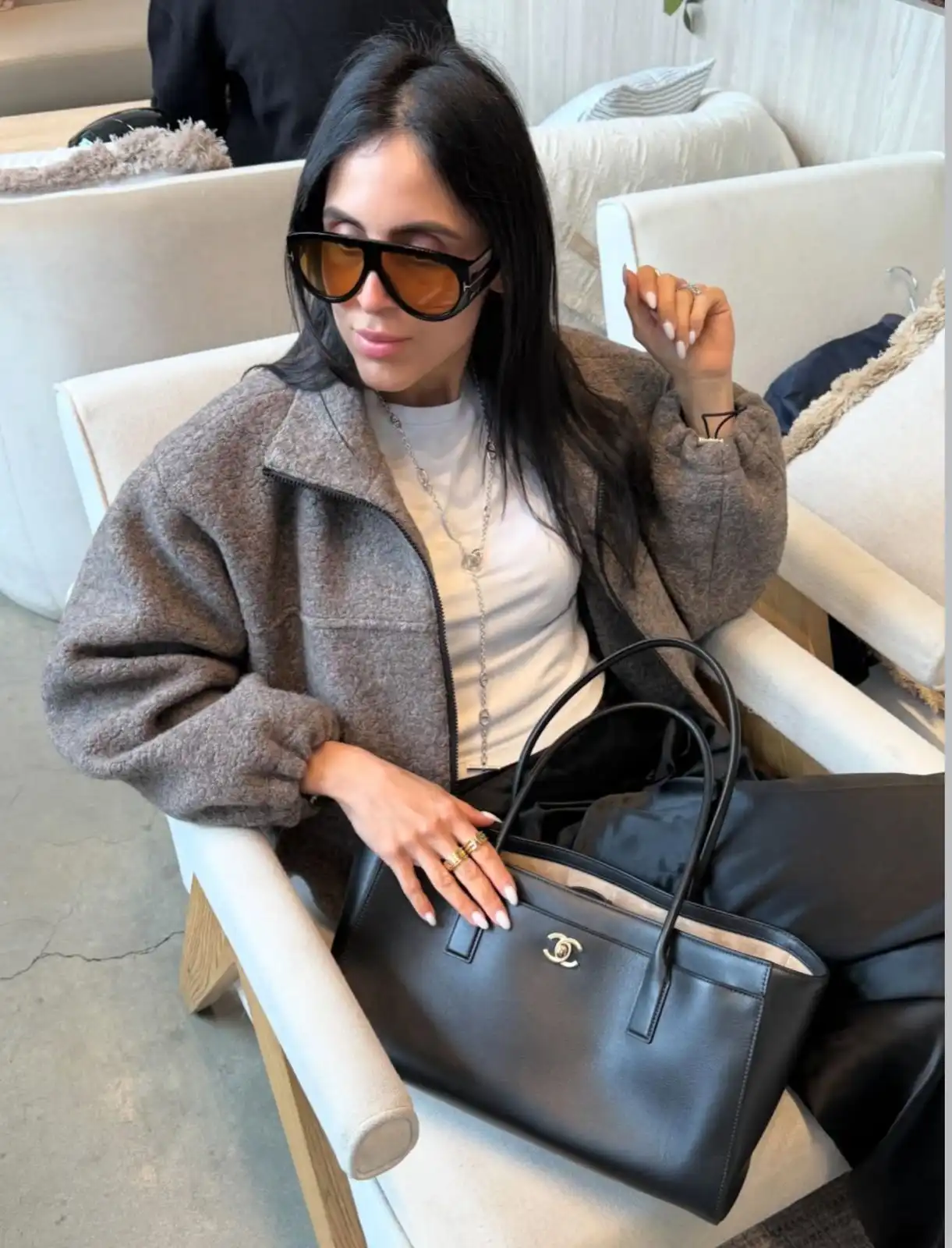 Chanel Executive Tote Black GHW - photo 5