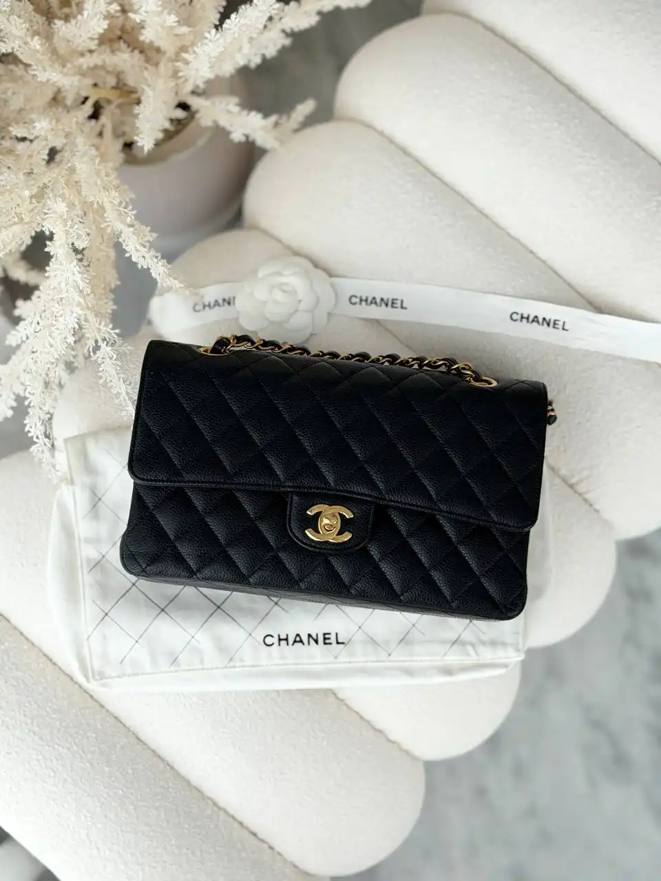 CHANEL Preloved Chanel Classic Medium Black Caviar GHW