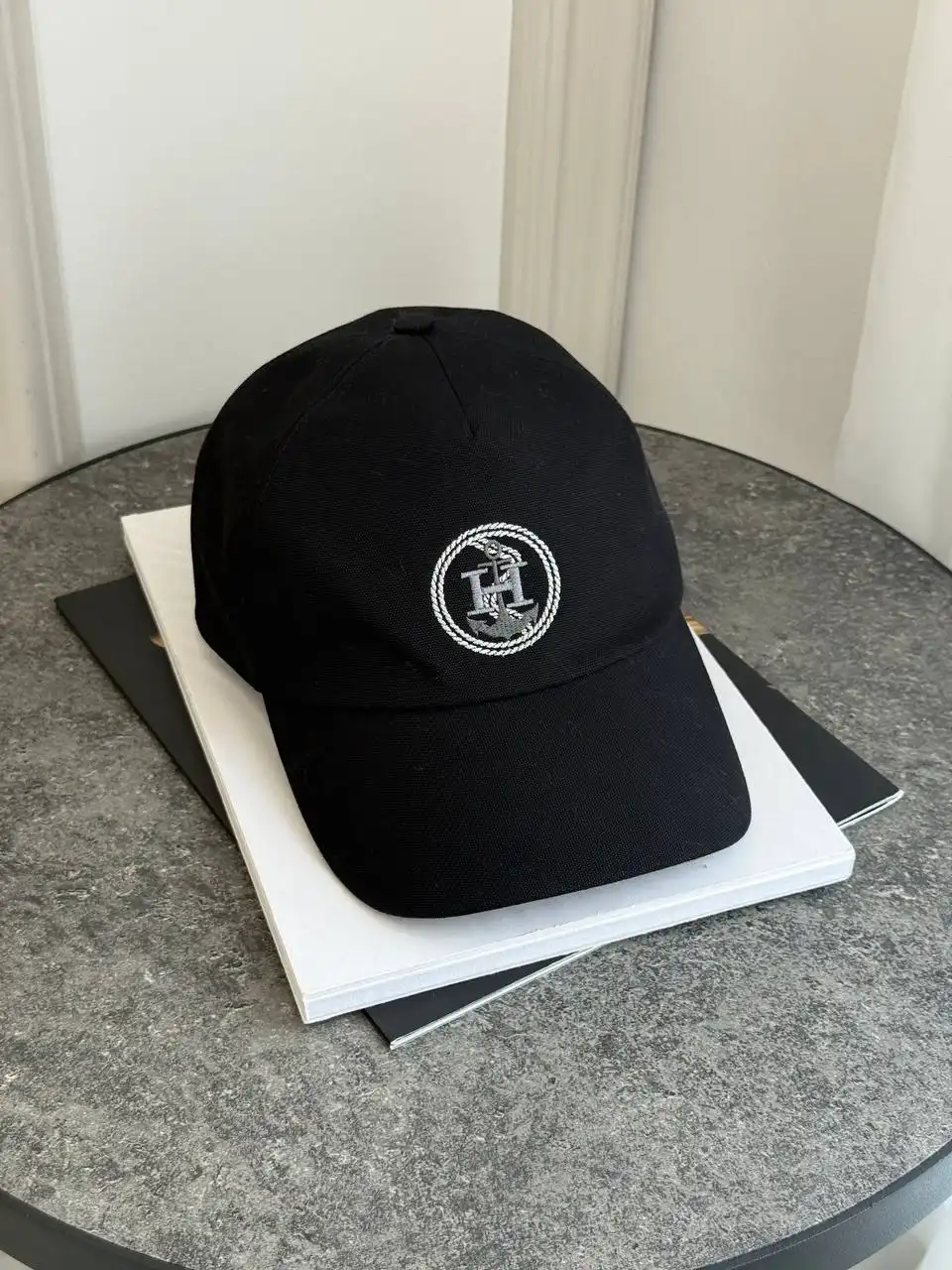 Hermes Max H Ancre Cap Noir / Black - photo 1