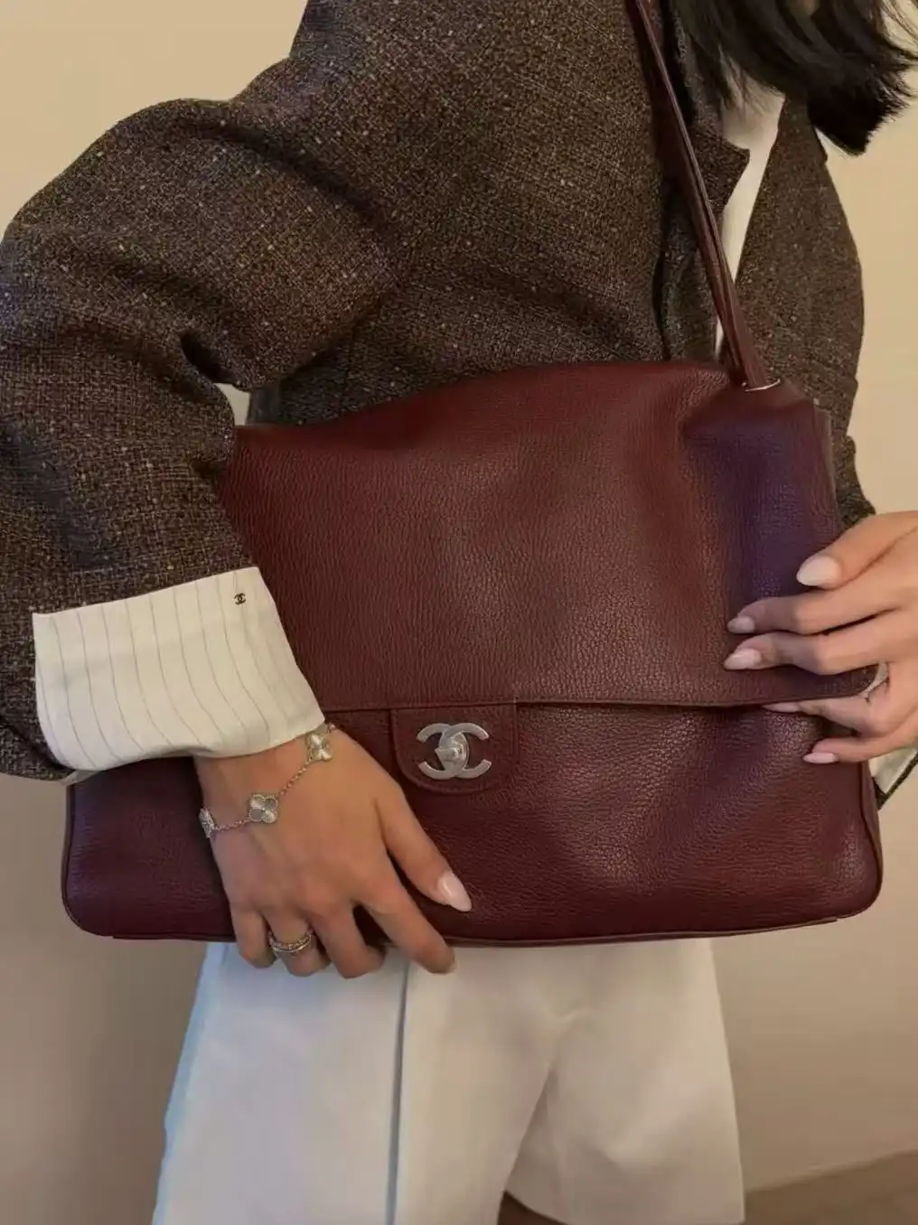 Chanel Maxi Flap XXL Burgundy SHW 38cm - photo 4