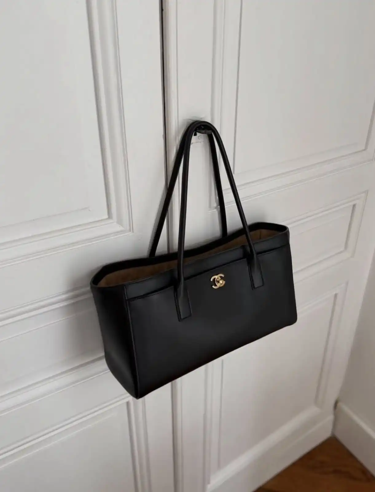 Chanel Executive Tote Black GHW - photo 8