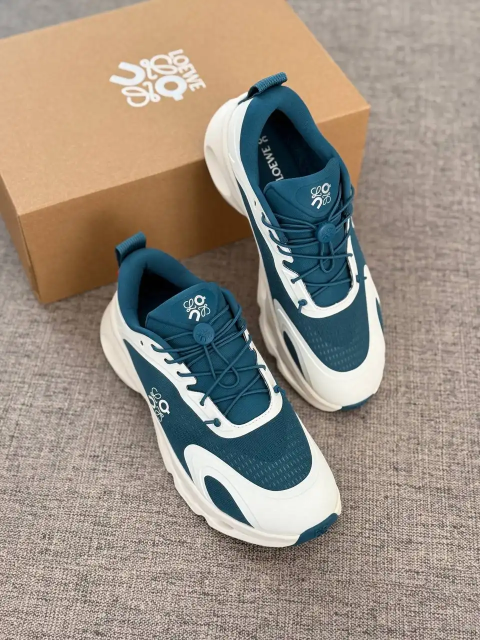 LOEWE Loewe X On Cloudsolo Sneaker Woman Teal / Eggshell