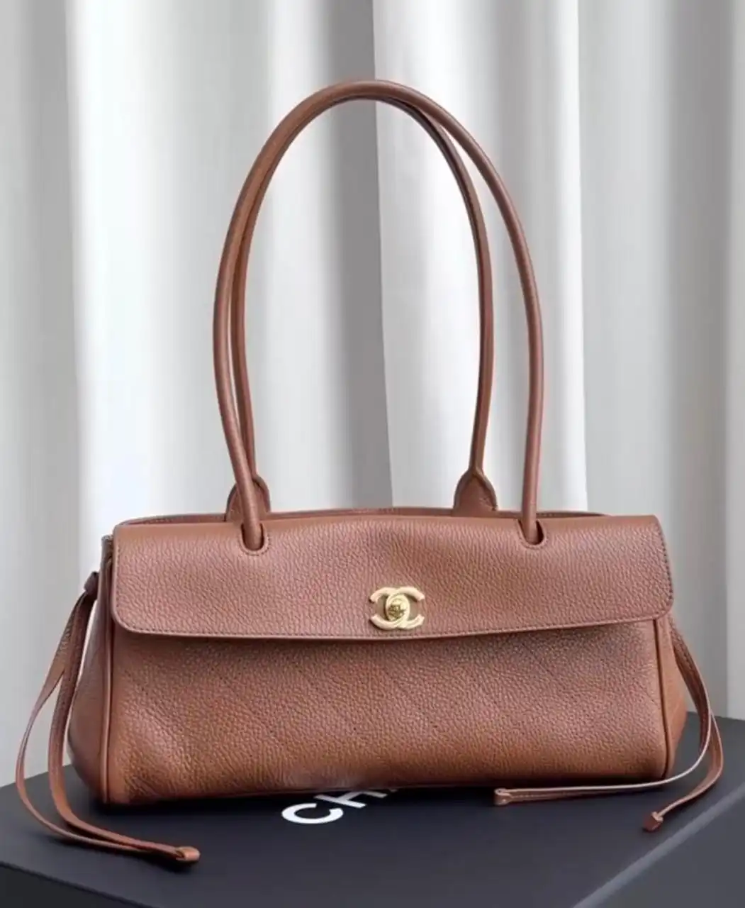 Chanel Baguette East West Tote Bag Small Caramel GHW - photo 10