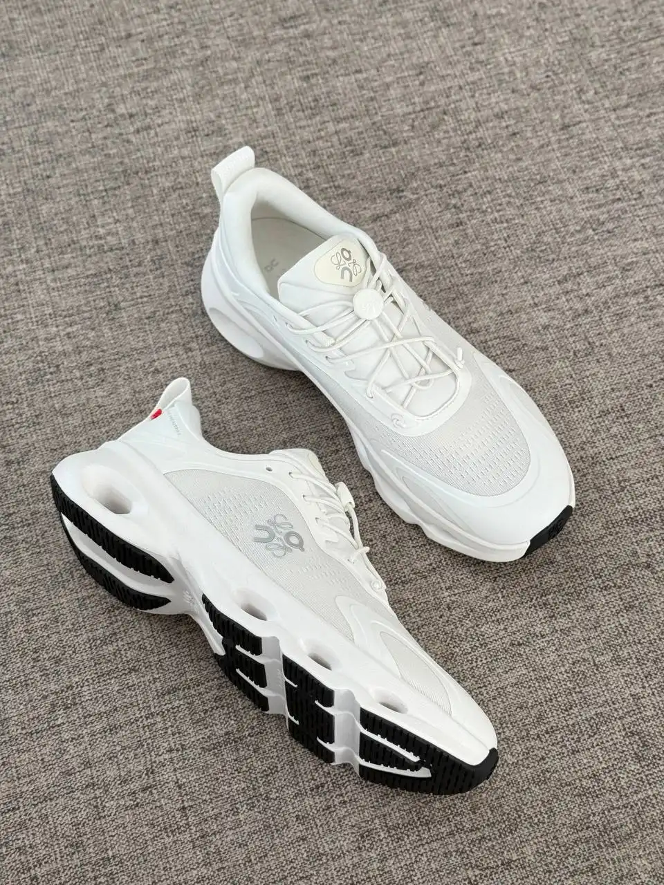 LOEWE Loewe x On Cloudsolo Sneakers Men White / Light Grey