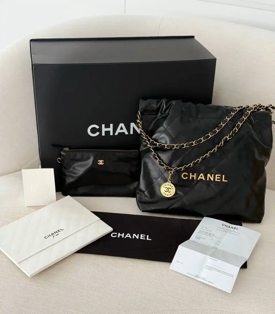 CHANEL Preloved Chanel 22 Black GHW