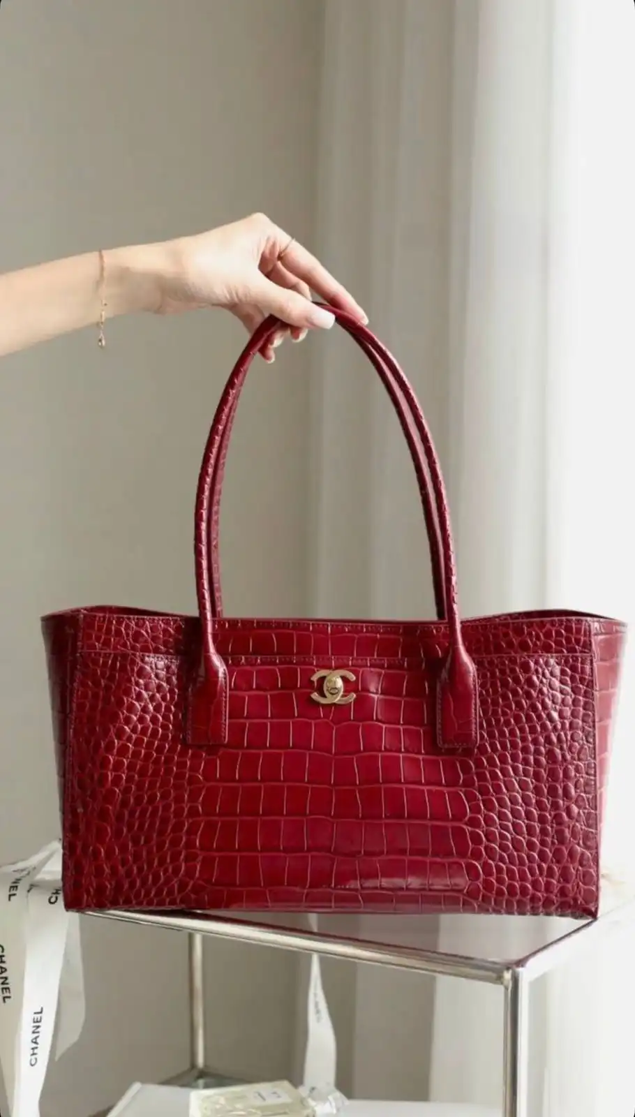 Chanel Executive Tote-Embossed Red 2026 GHW - photo 6