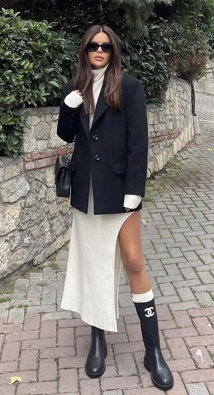 Chanel Classic Boots Black With White CC Logo - photo 3