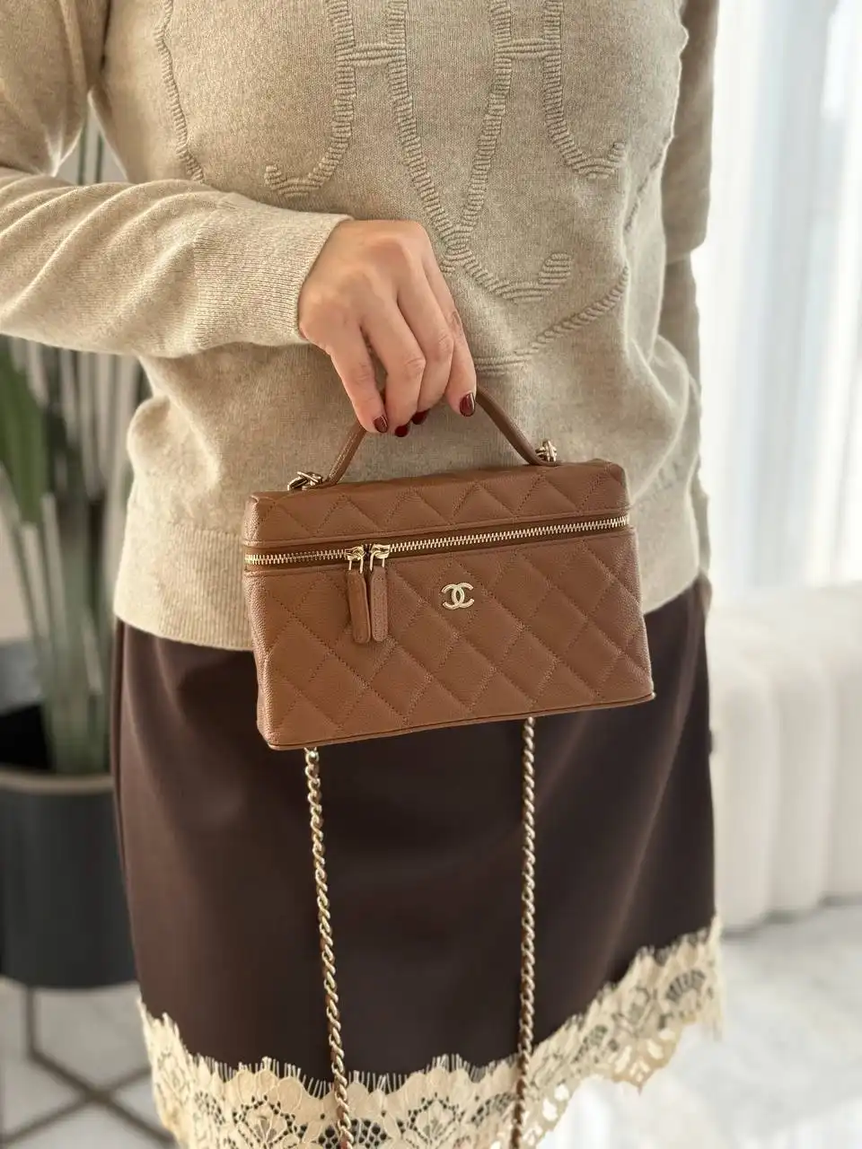 Chanel Vanity Clutch with Chain Caviar Caramel GHW - photo 3
