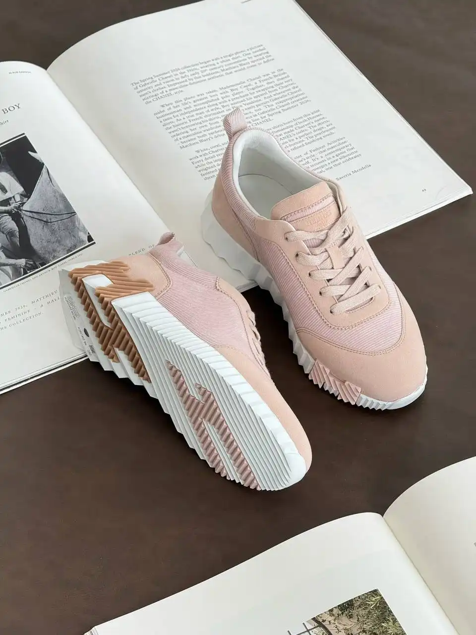 Hermes Hermes Bouncing Sneaker Beige Nude