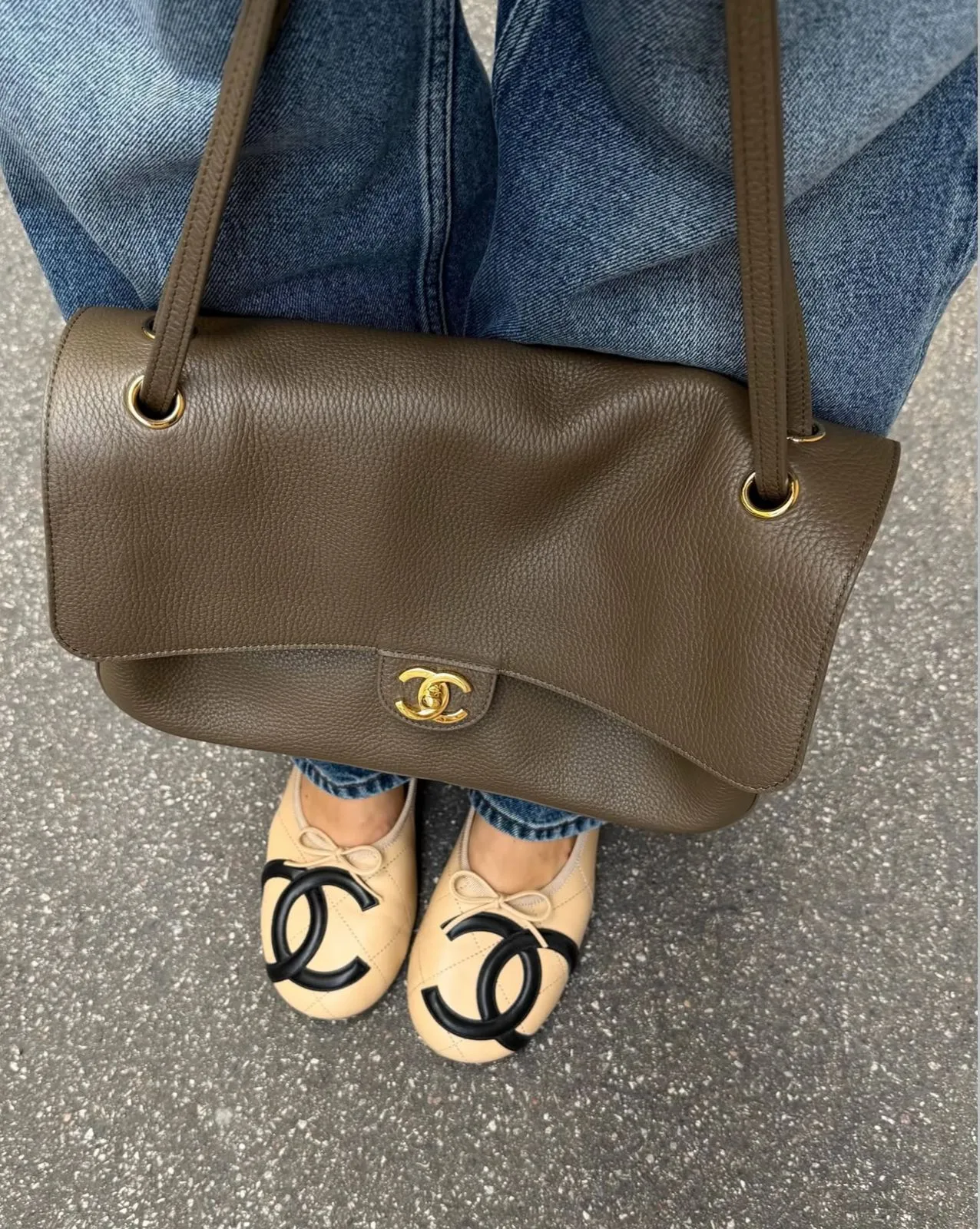 CHANEL Maxi Flap XL Olive / Khaki GHW 32cm | Snowceline Luxuries