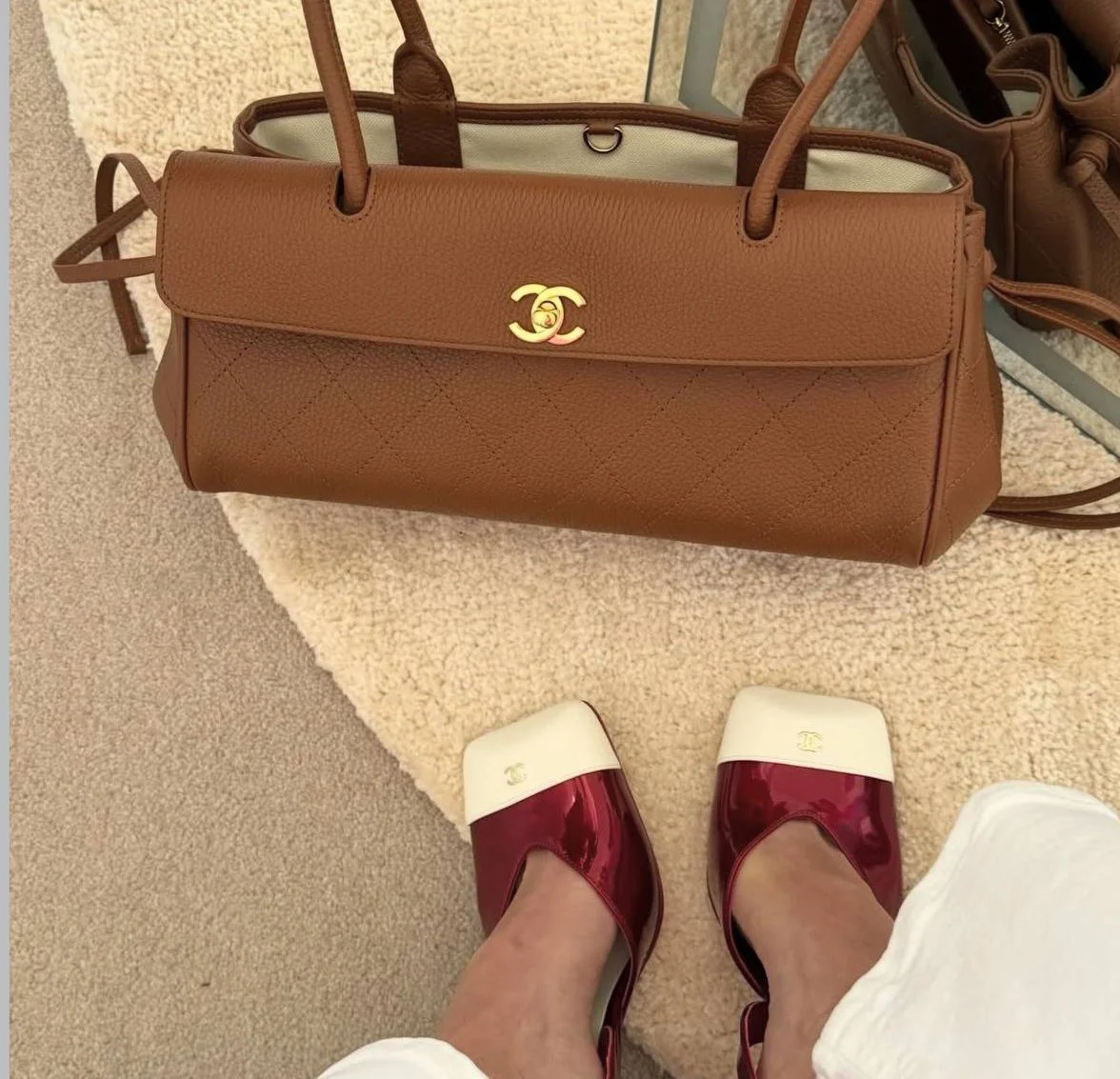 Chanel Baguette East West Tote Bag Small Caramel GHW - photo 15