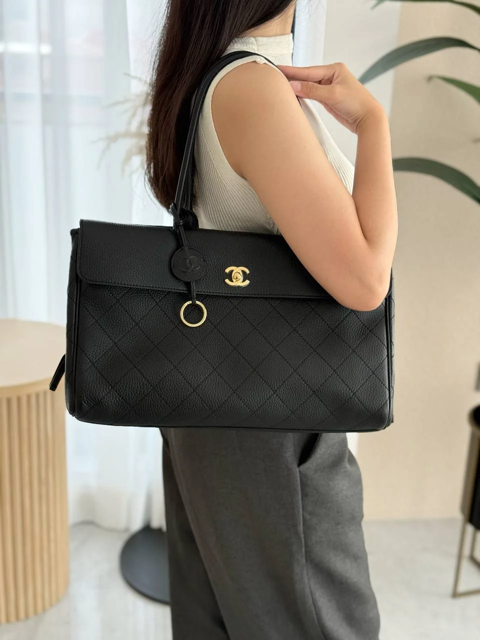 Chanel Baguette Urban Tote Medium Black GHW - photo 4