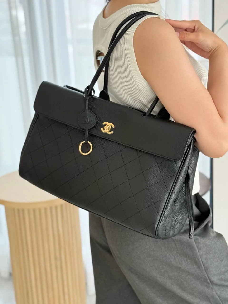 Chanel Baguette Urban Tote Medium Black GHW - photo 5