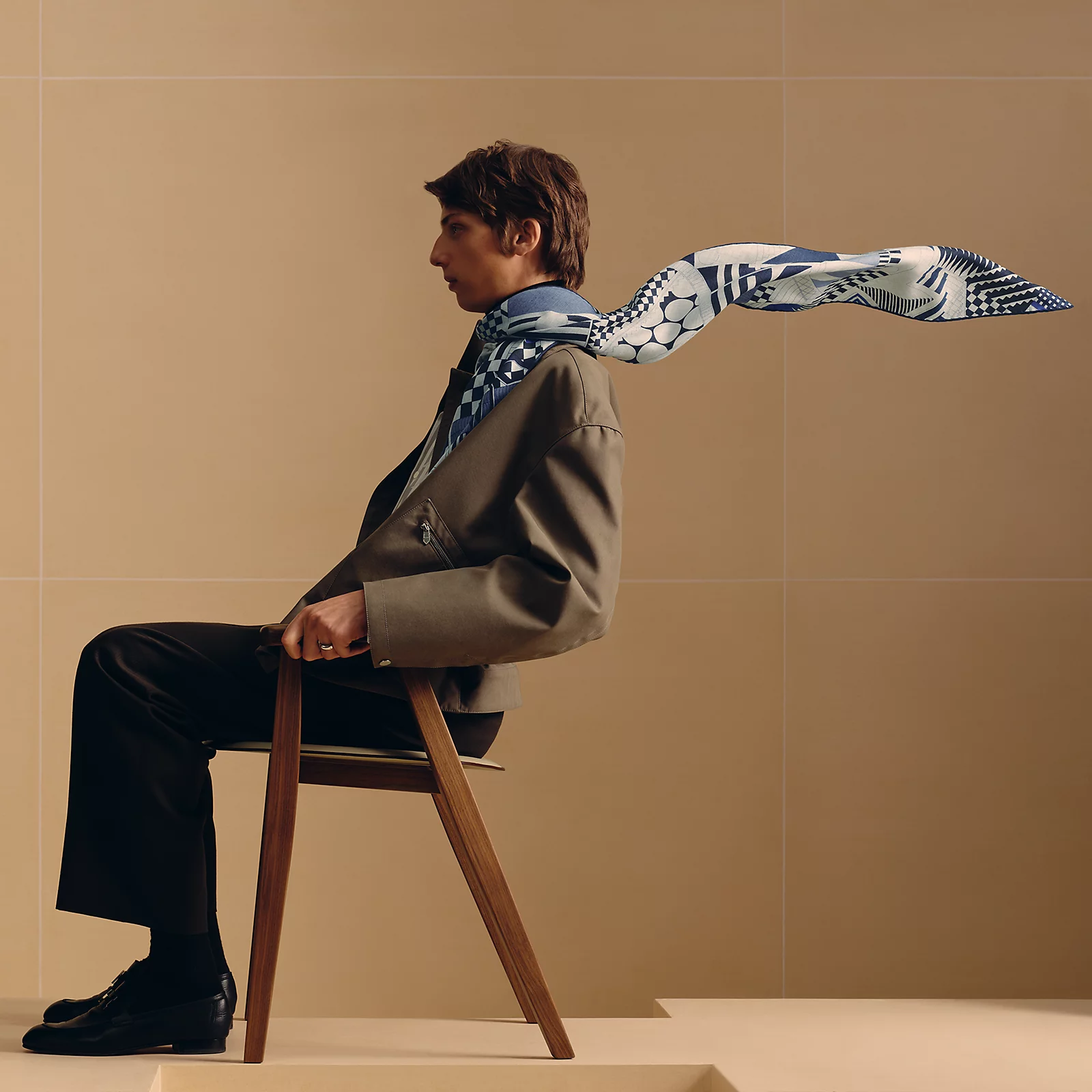 Hermes Scarf promenade Au Faubourg Gris Chiné Clair / Bleu Moyen / Marine - photo 5
