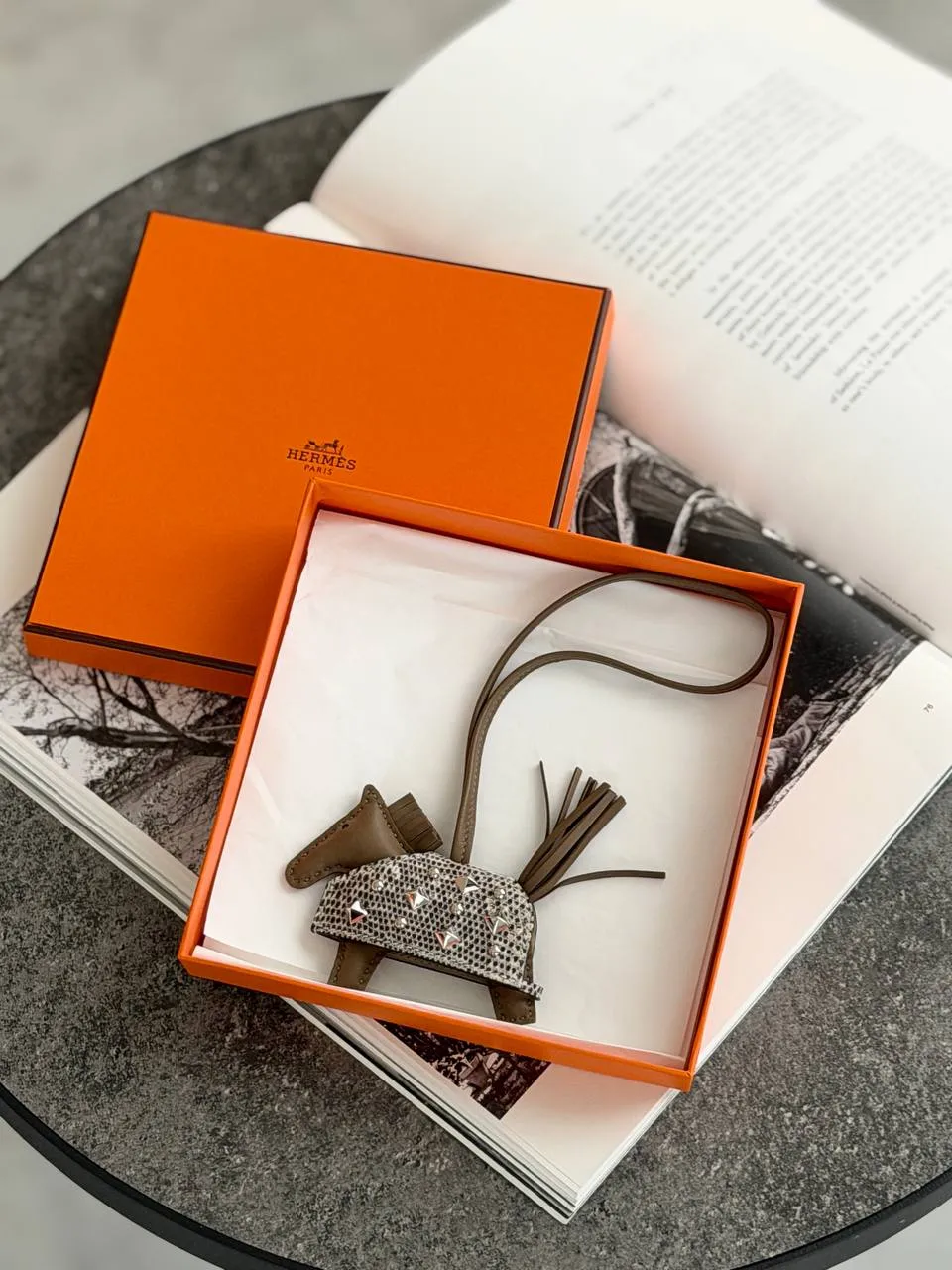 Hermes Hermes Rodeo Robeo Rock PM Etoupe / Ombre PHW