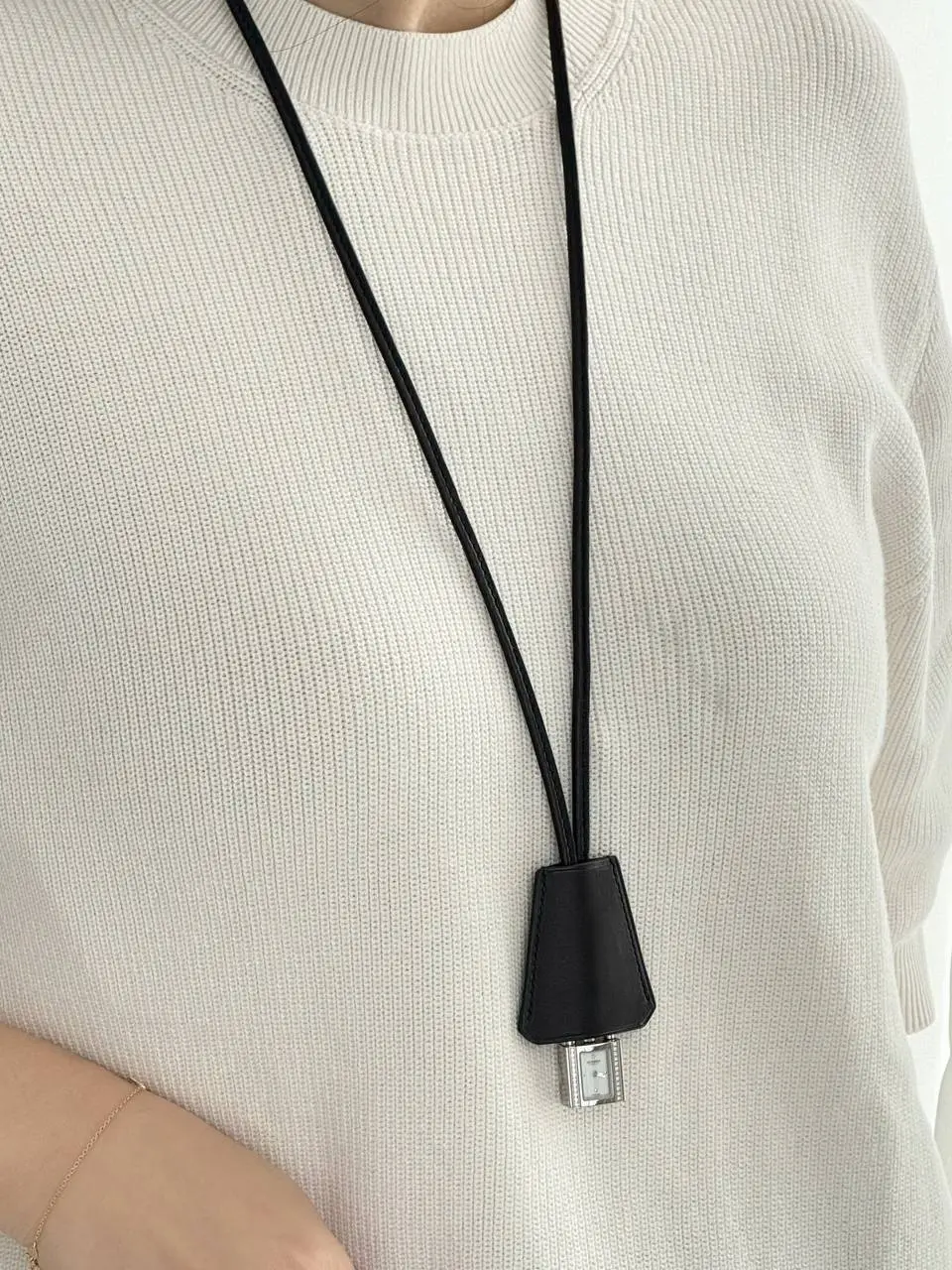 Hermes Kelly Watch Mini Model 16mm with Black Barenia Lanyard - photo 7