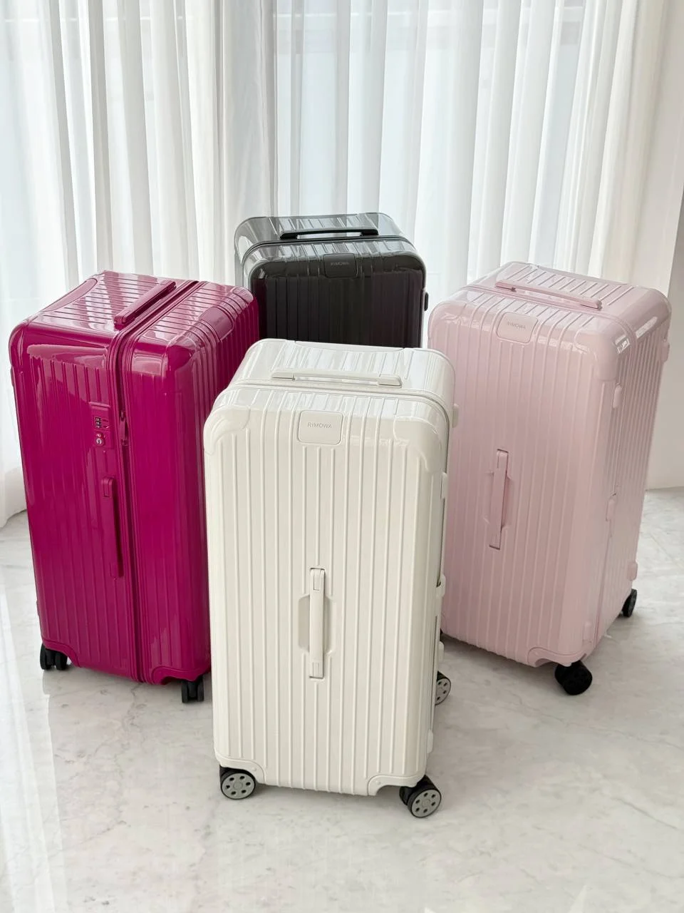 Rimowa Essential Trunk Plus Gloss Magenta Purple - photo 5
