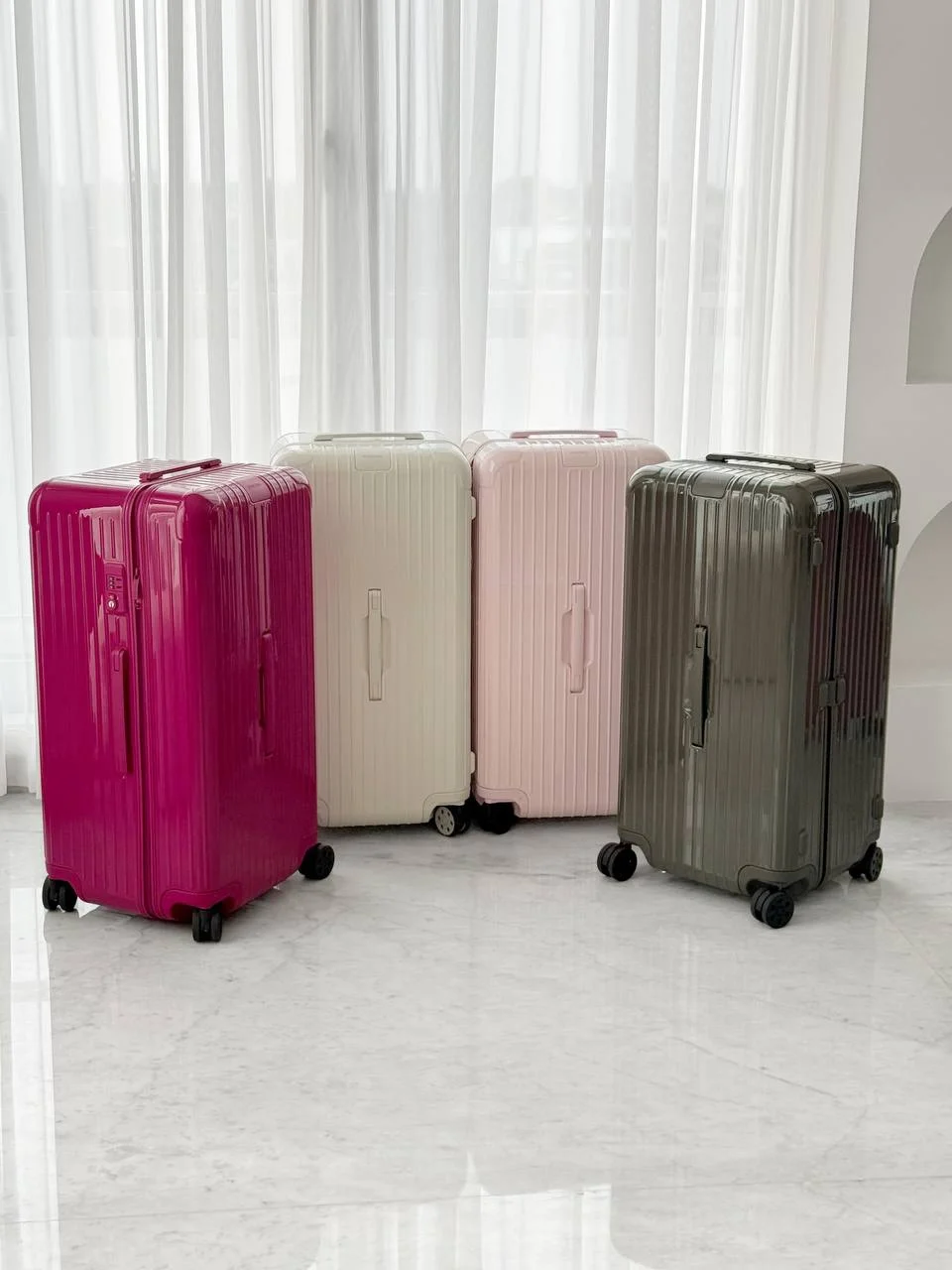 Rimowa Essential Trunk Plus Gloss Magenta Purple - photo 6