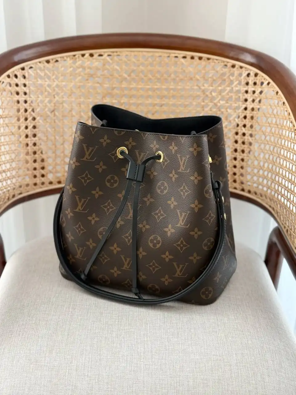 Preloved LV NeoNoe MM Monogram Black - 2022