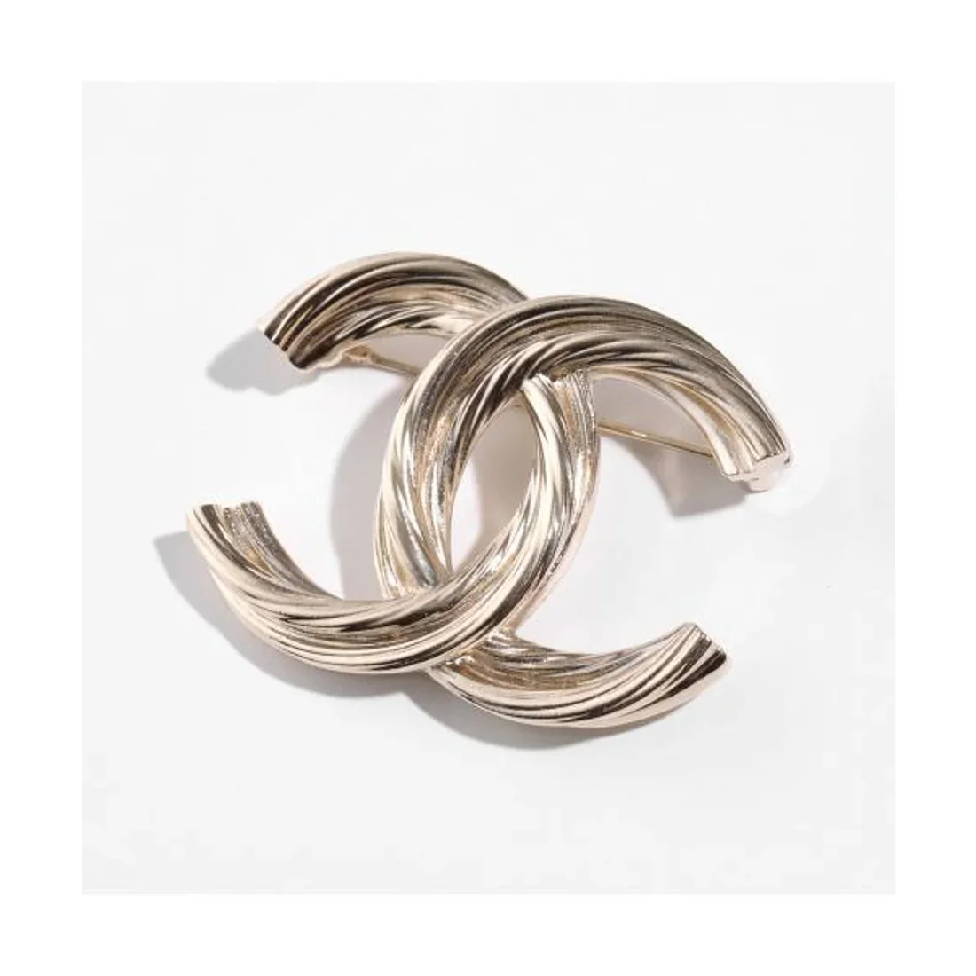 Chanel Brushed CC Gold Brooch - photo 3