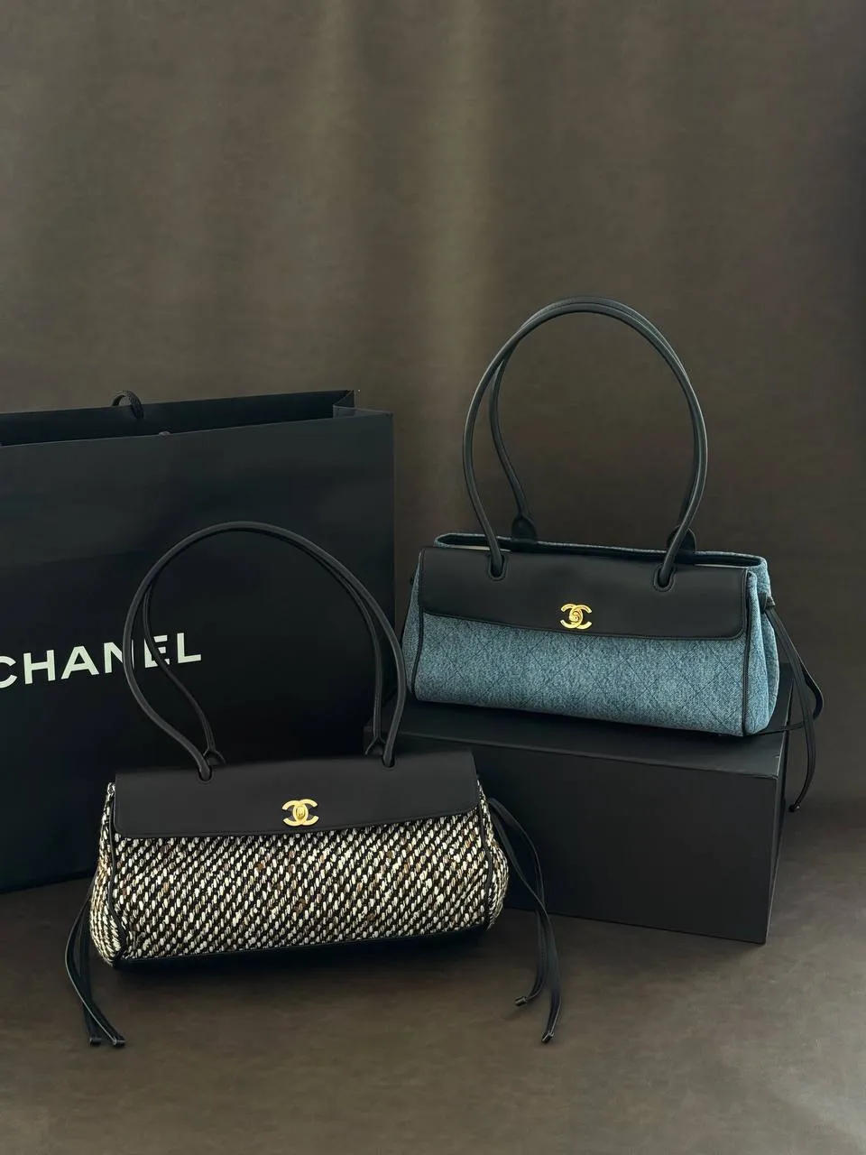 Chanel Baguette East West Tote Small Tweed Black White - photo 7