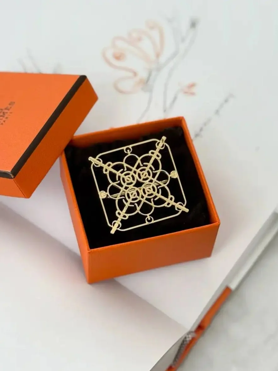 Hermes Hermes Scarf Ring Eperon dOr Cisele GHW