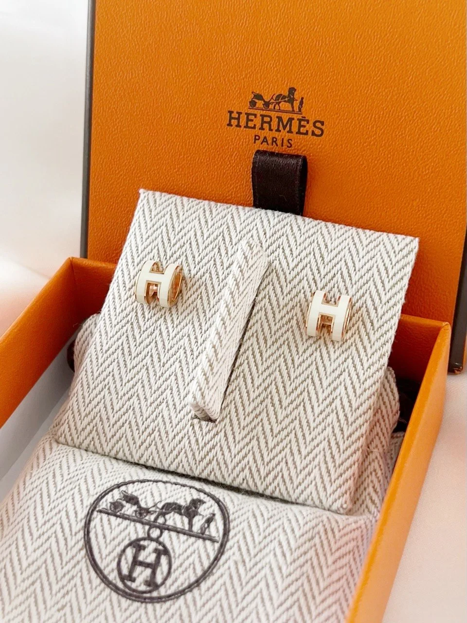 Hermes Hermes Mini Pop H Earrings White RGHW