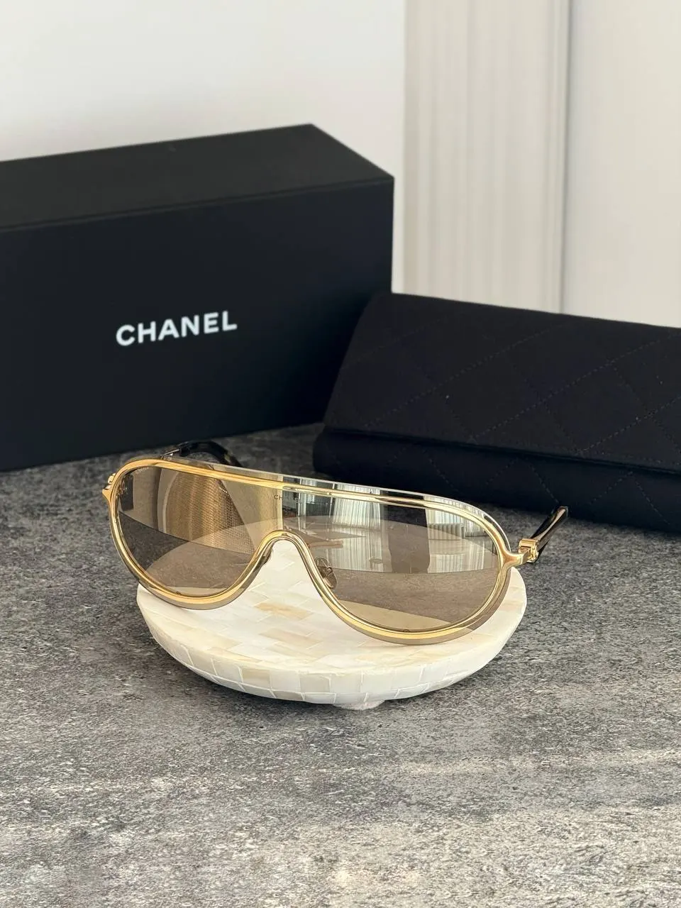 CHANEL Chanel Shield Sunglasses Frame Metal, Gold Lenses Light Brown, Mirror