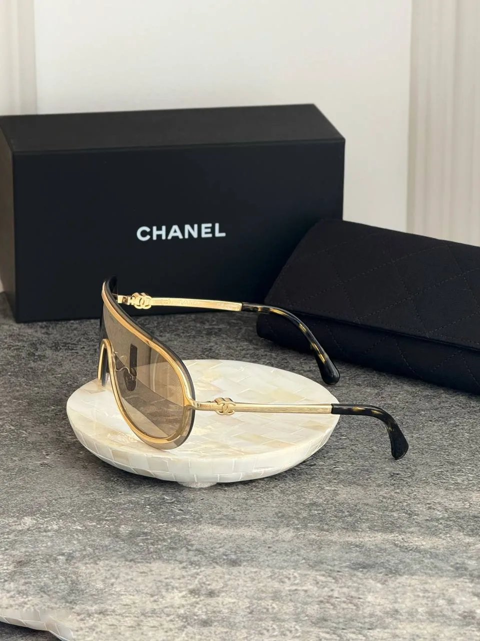 CHANEL Chanel Shield Sunglasses Frame Metal, Gold Lenses Light Brown, Mirror