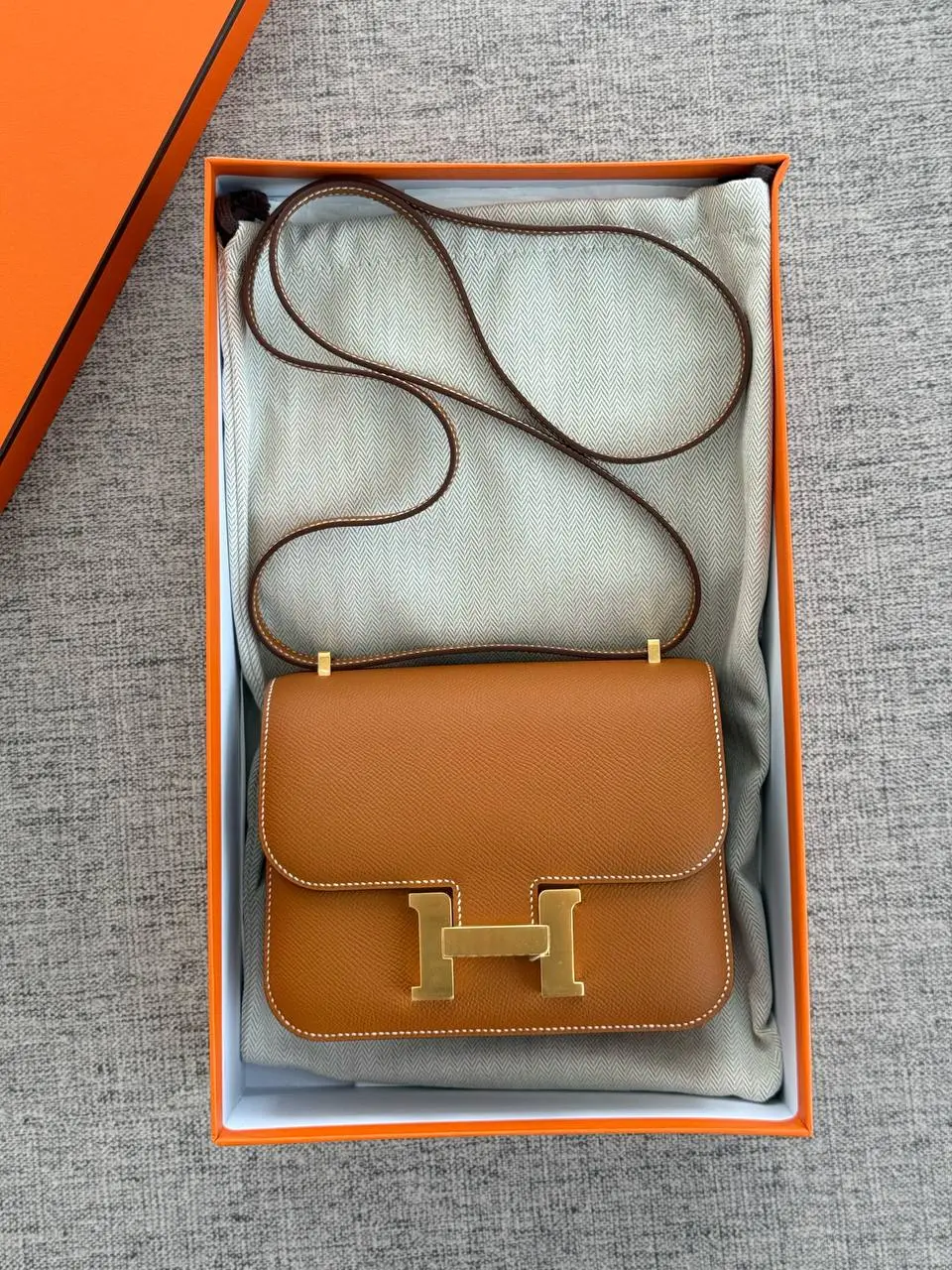 Hermes Hermes Constance 18 / C18 Epsom Gold GHW With Mirror