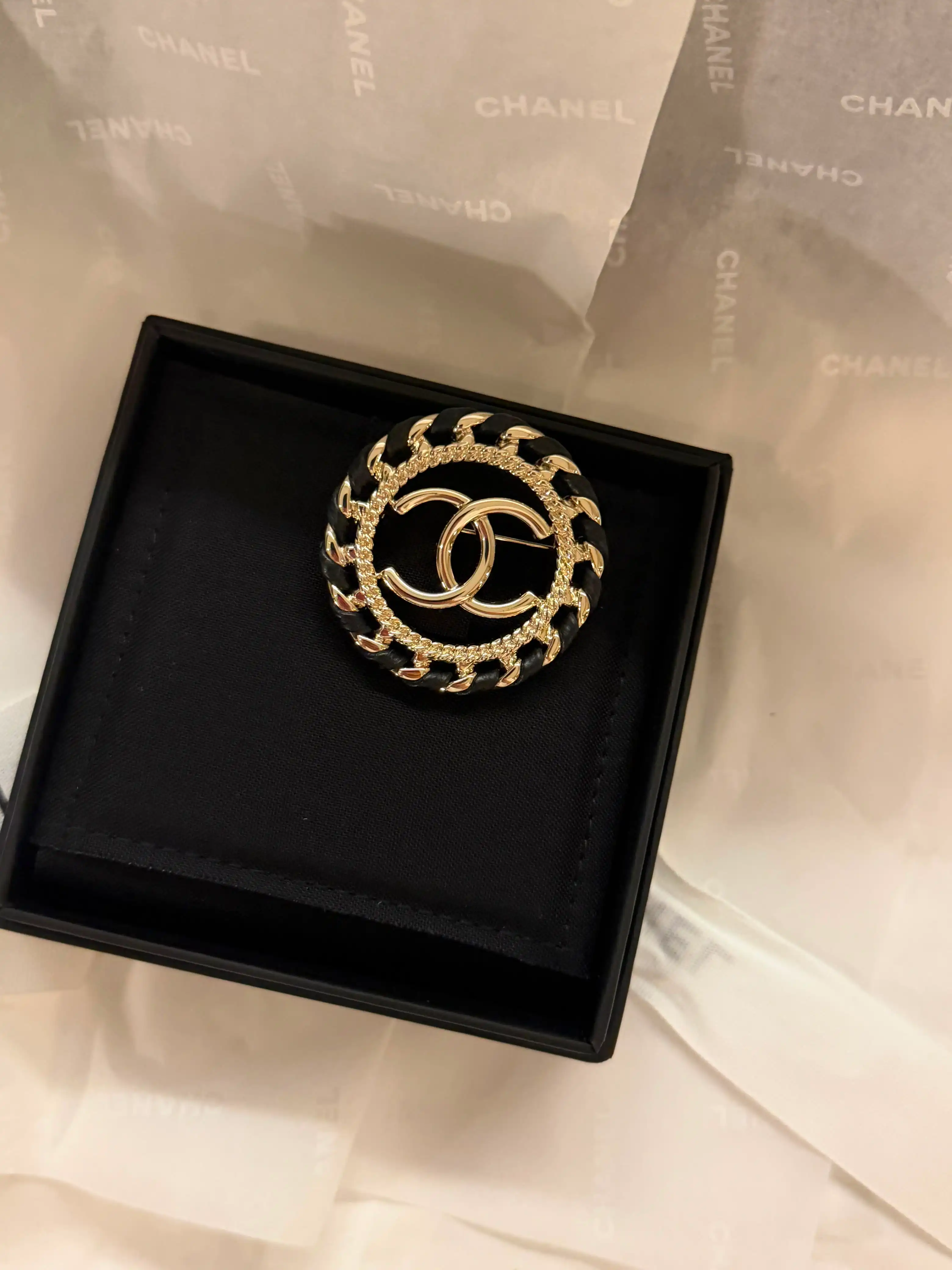 CHANEL Chanel Round Braided CC Brooch GHW
