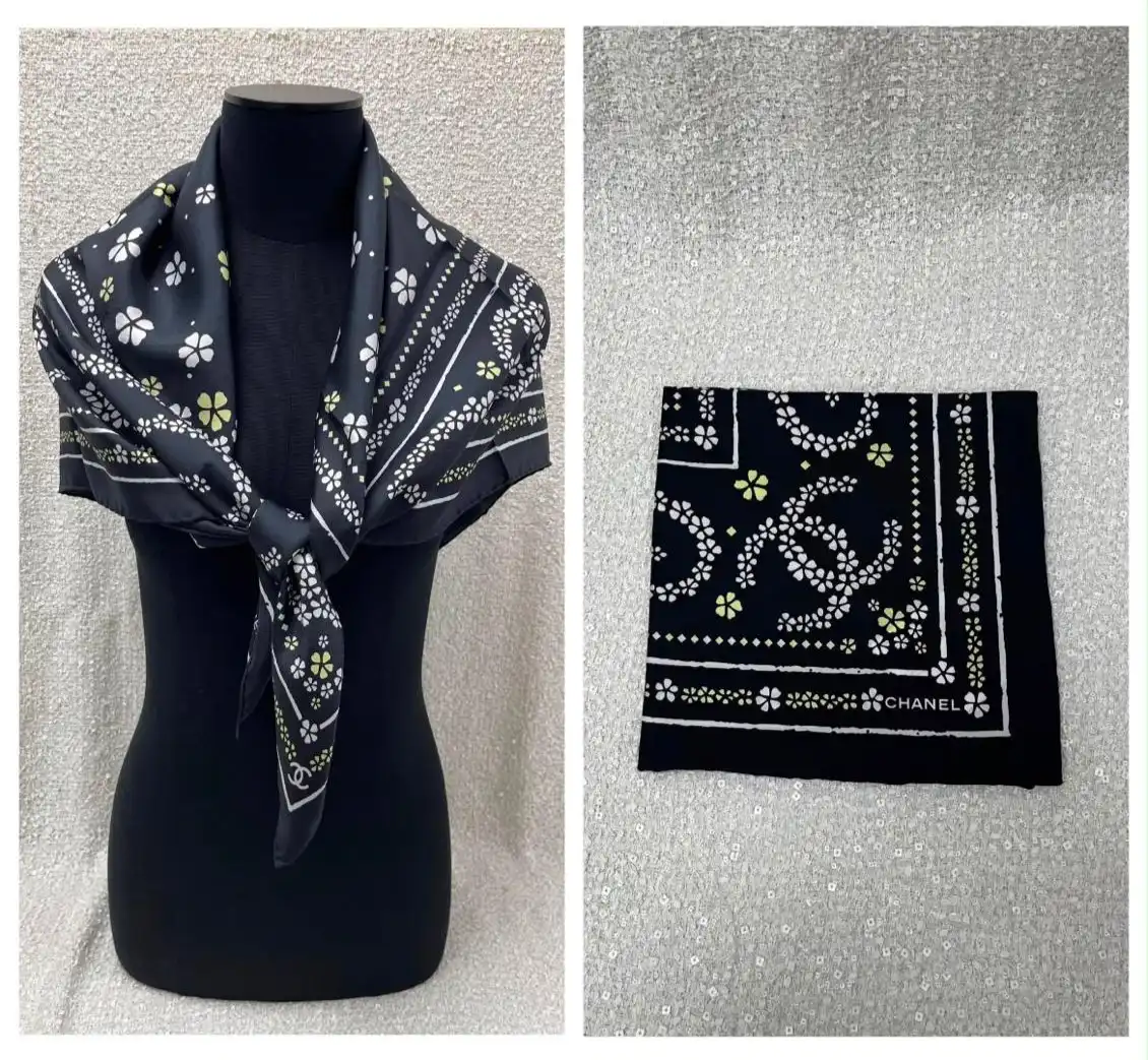 CHANEL Chanel Scarf Leaf Logo