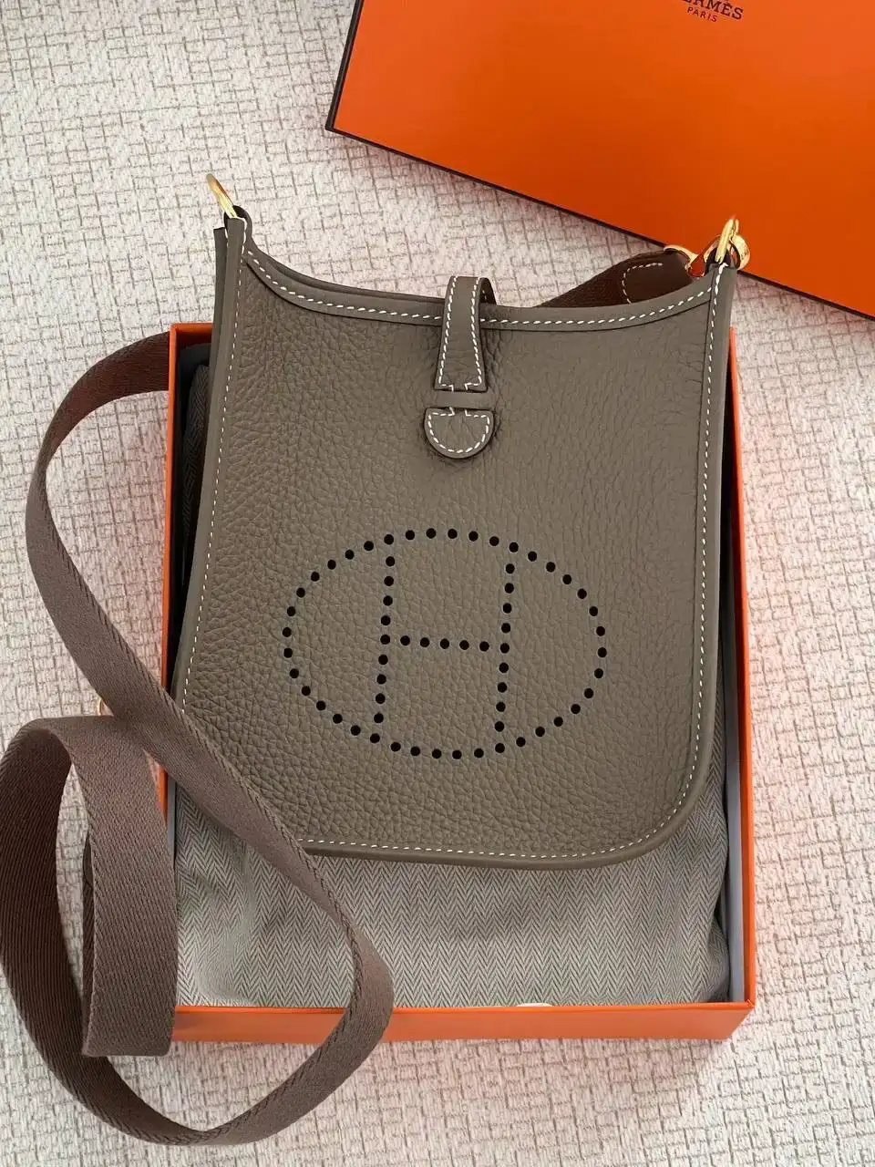 Hermes Hermes Mini Evelyne Etoupe GHW