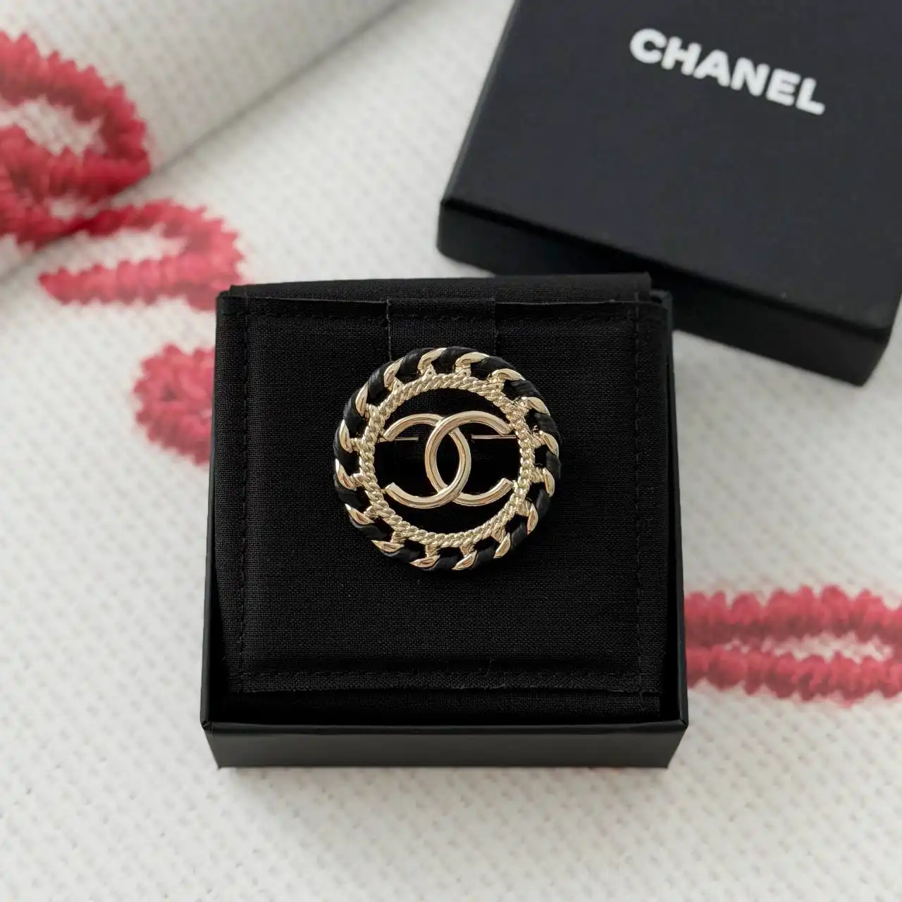 CHANEL Chanel Round Braided CC Brooch GHW