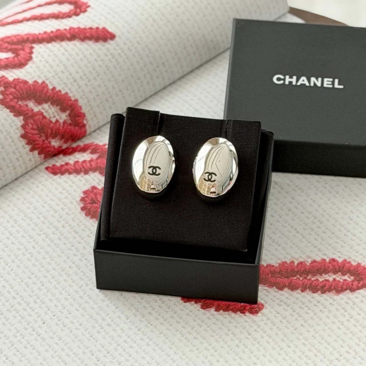 CHANEL Chanel Oval Dome Black CC Silver Earrings