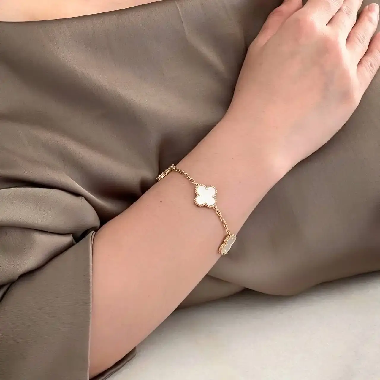 Van Cleef & Arpels Van Cleef & Arpels / VCA Vintage Alhambra Bracelet 5 Motif MOP Yellow Gold