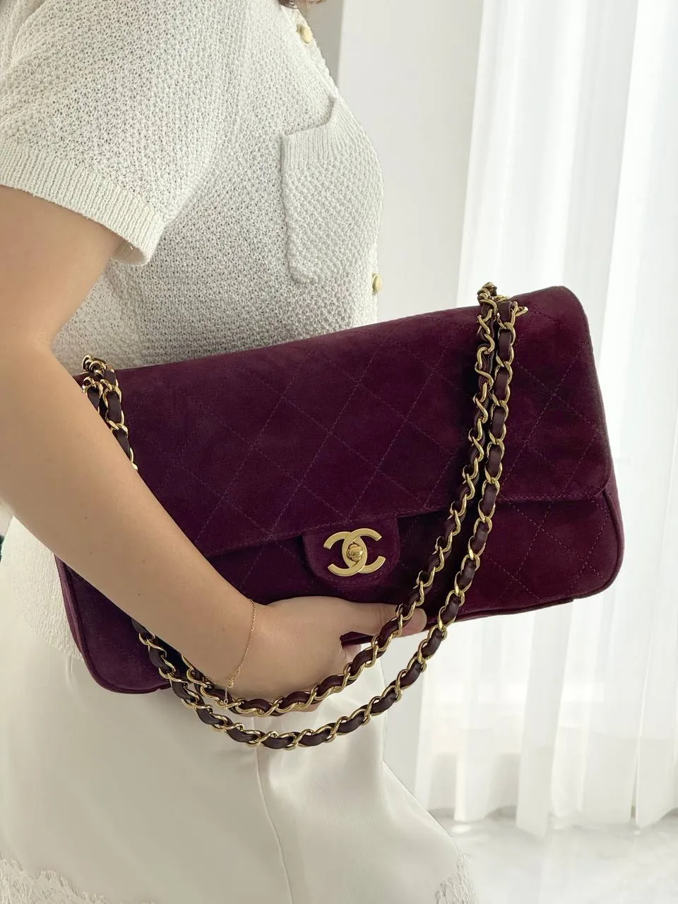 Chanel Maxi Flap XL Velvet Burgundy GHW 32cm - photo 3