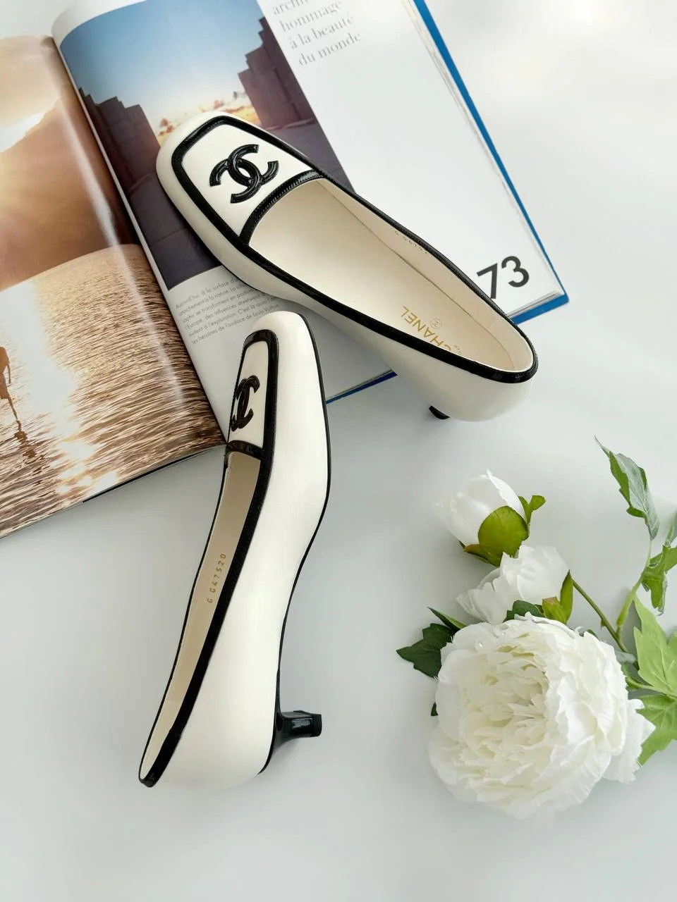 CHANEL Chanel CC Logo Square Toe Low Heel Pumps White / Black