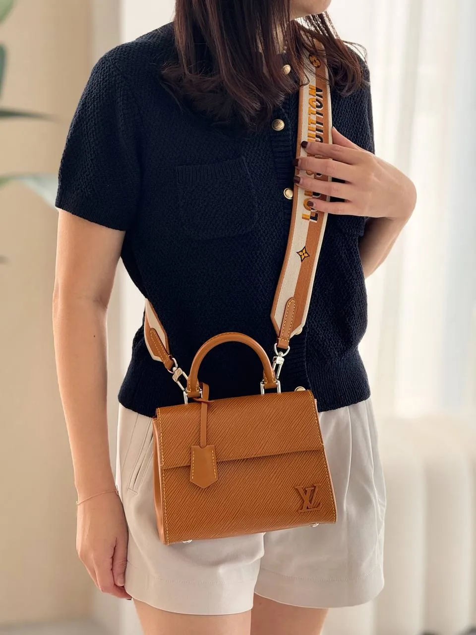 Preloved LV Cluny Mini Epi Leather Gold Miel - photo 3
