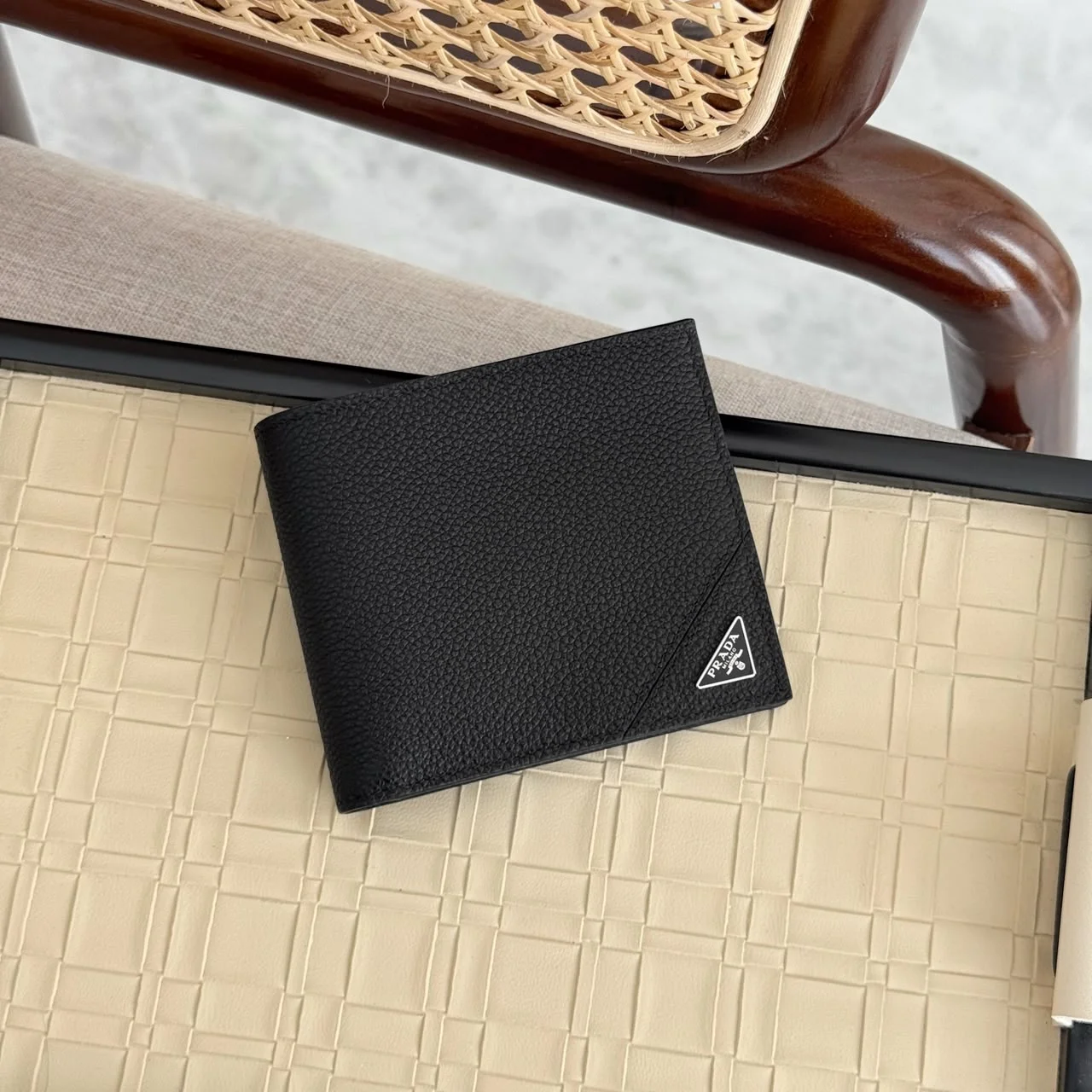 Prada Prada Metal Logo Eight Card Bifold Men Wallet Black