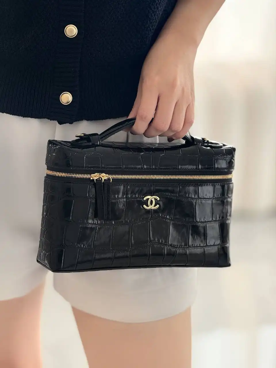 Chanel Vanity Classic Medium 23cm Croco Black Patent GHW - photo 3