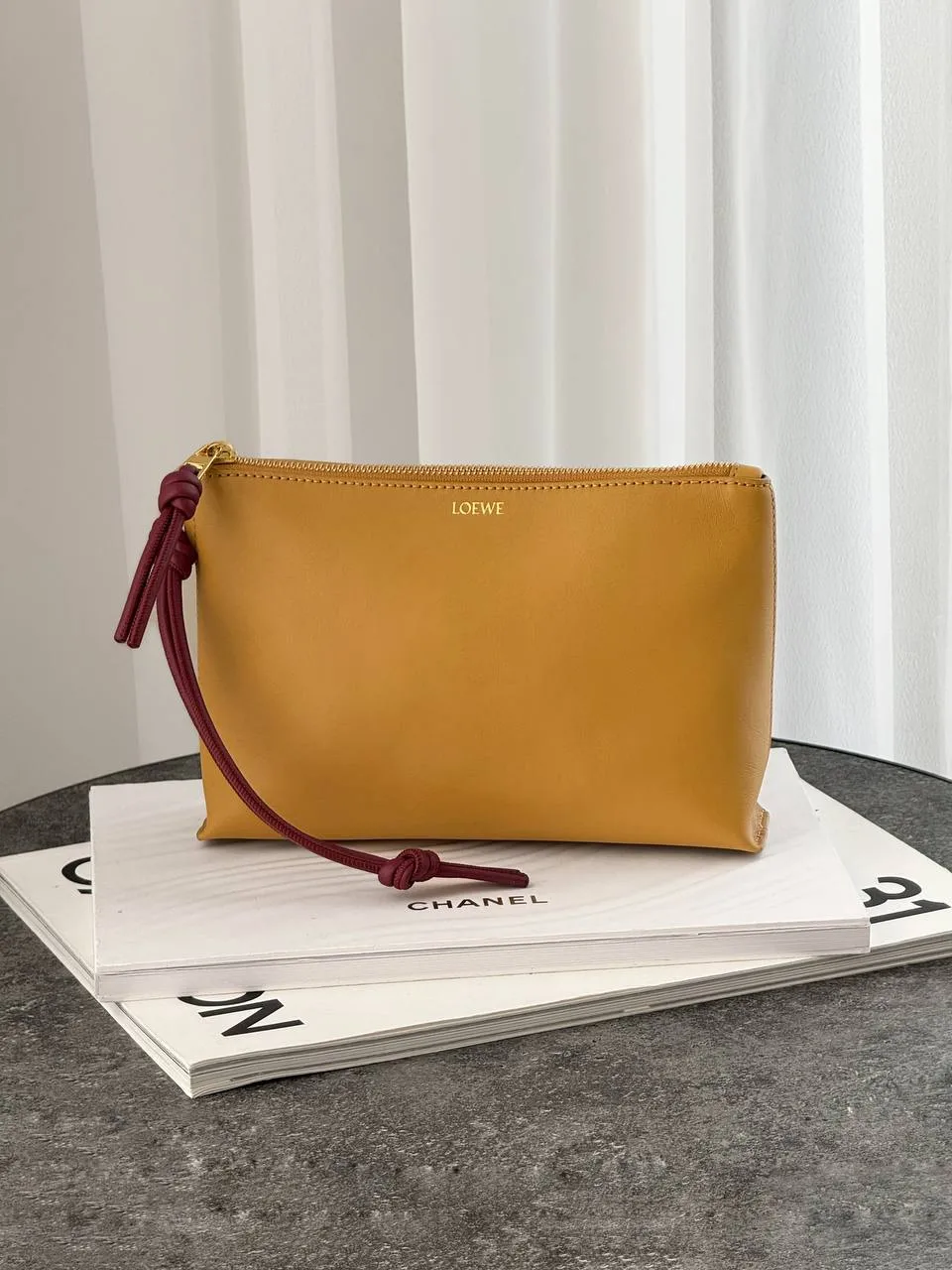LOEWE Loewe Sahara Crimson Leather Knot T Pouch