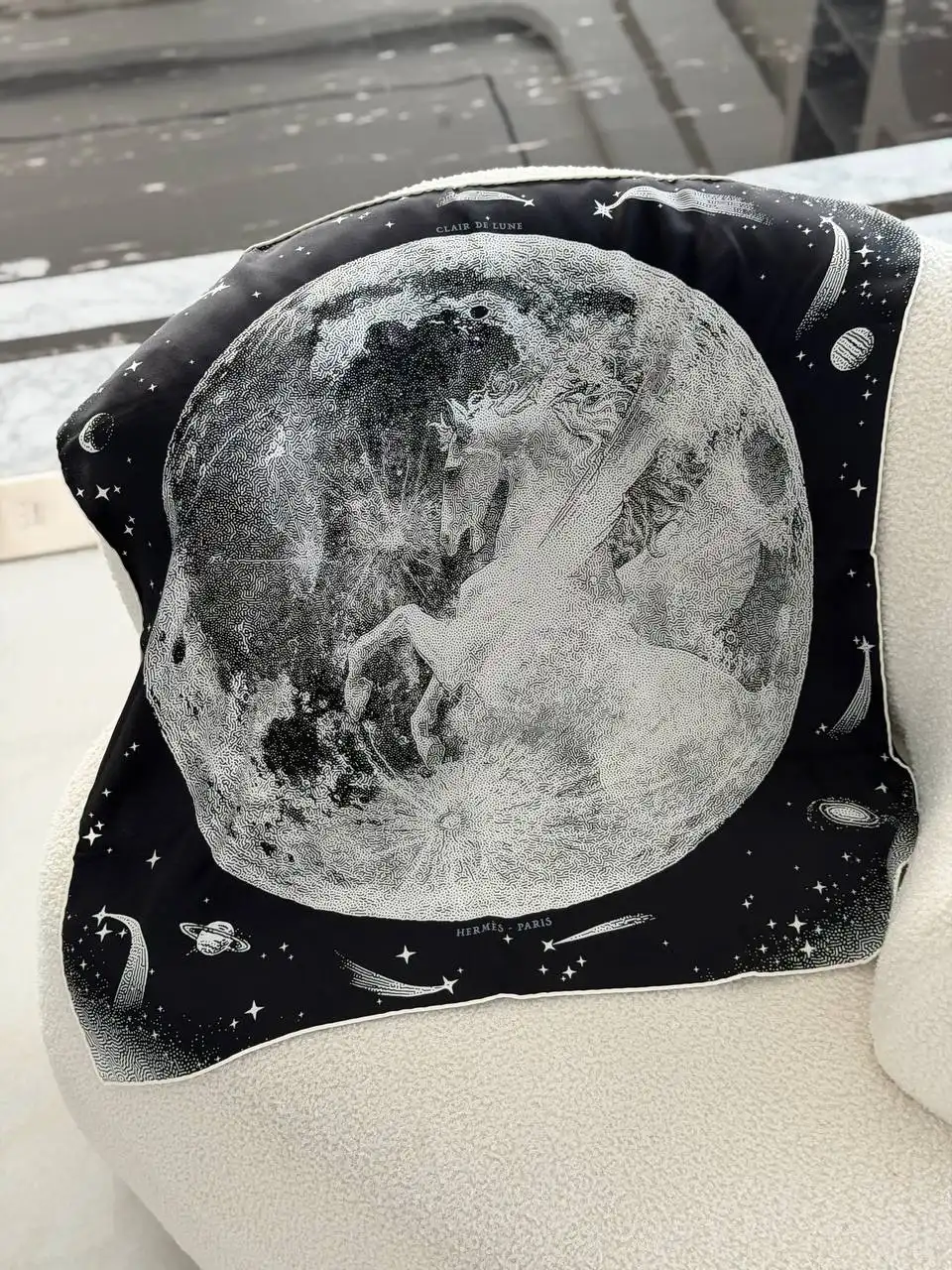 Hermes Hermes Scarf Clair de Lune shawl 70 Noir / Black / Blanc / White
