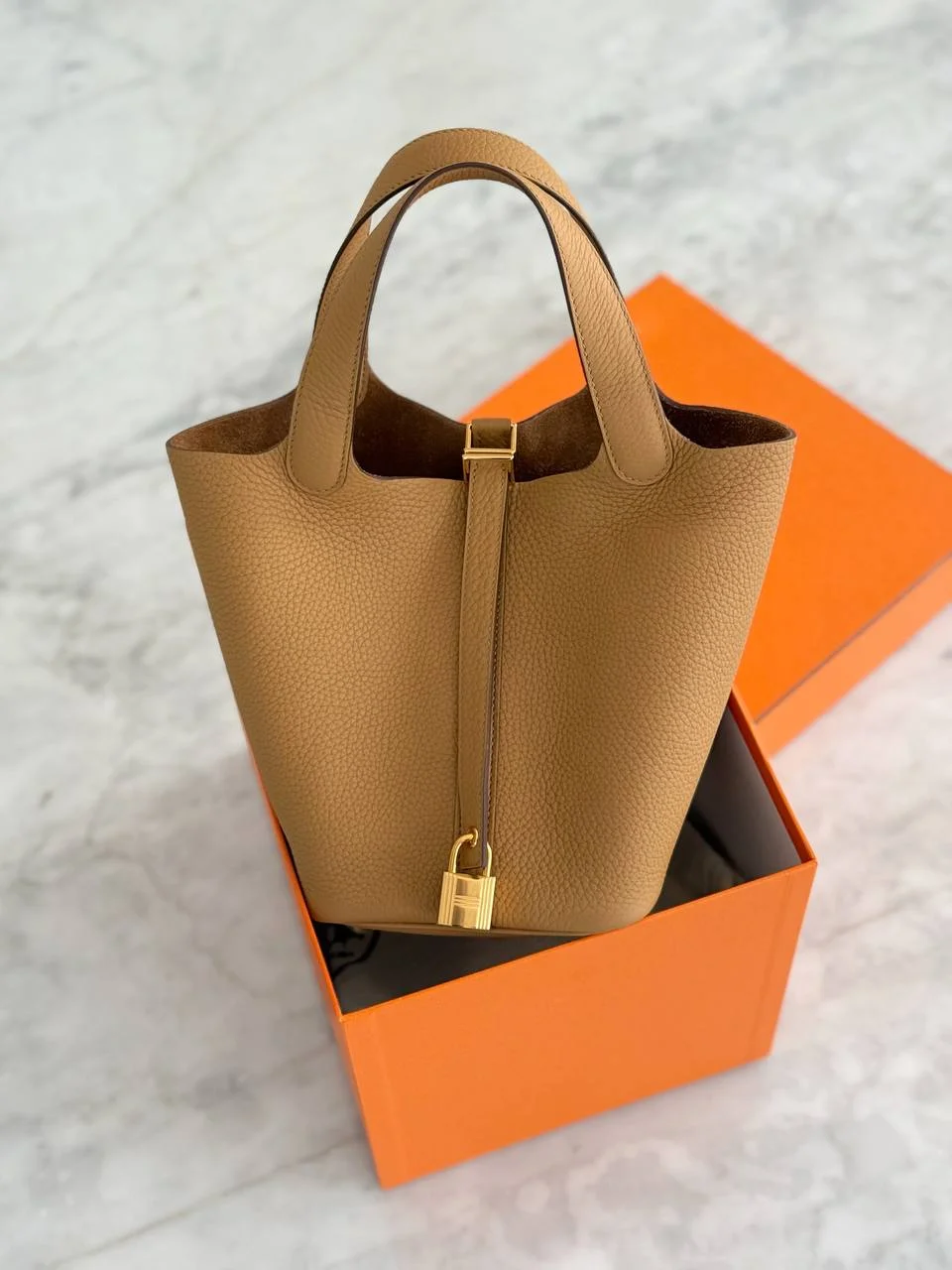 Hermes Hermes Picotin Lock 18 / Pico18 Clemence Biscuit GHW