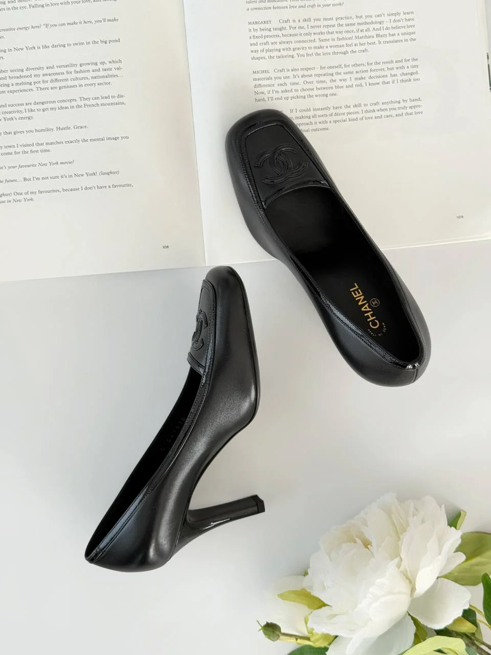 CHANEL Chanel CC Logo Square Toe High Heel Pumps – Black