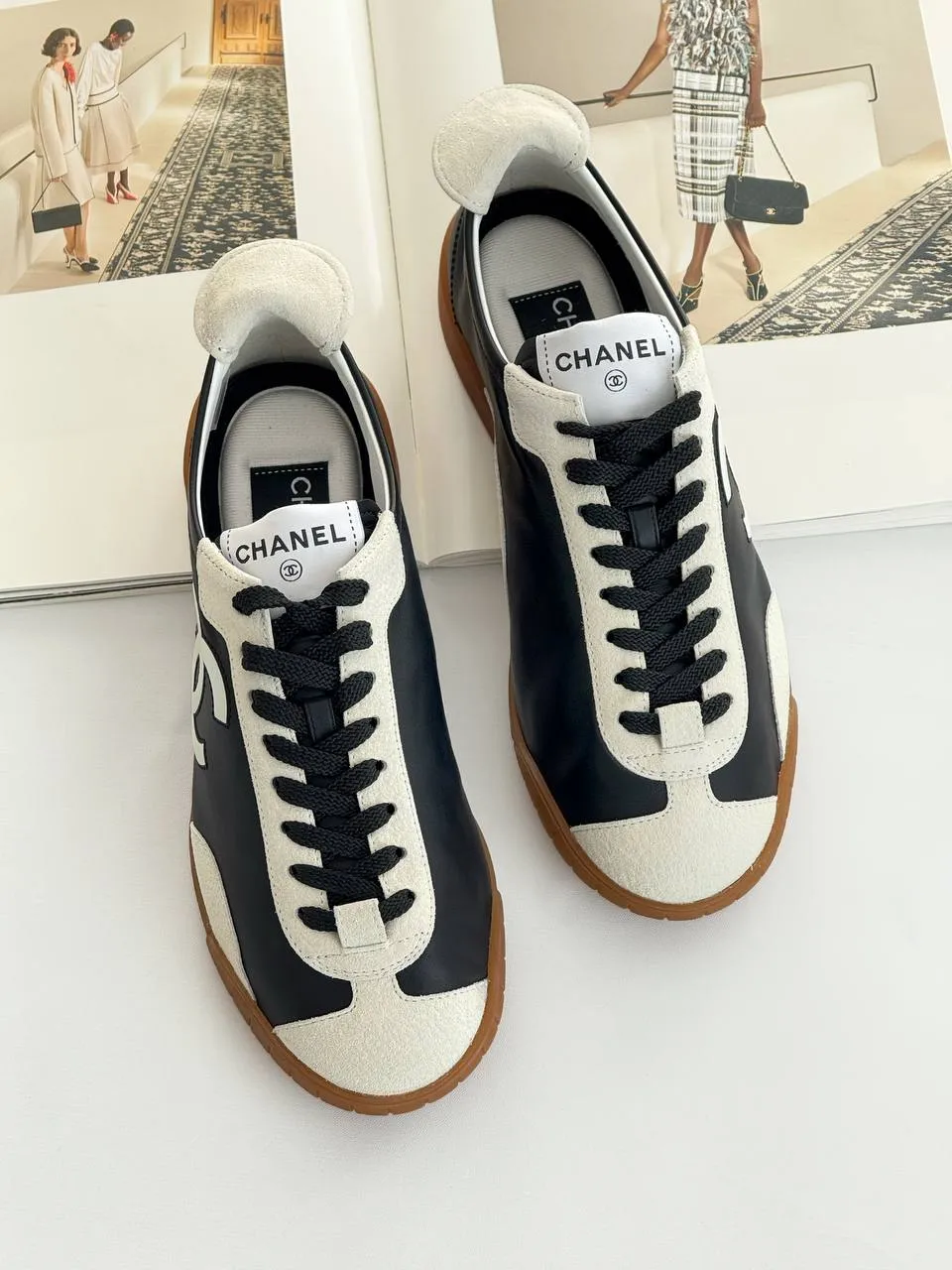 CHANEL Chanel CC Logo Sneakers Black White